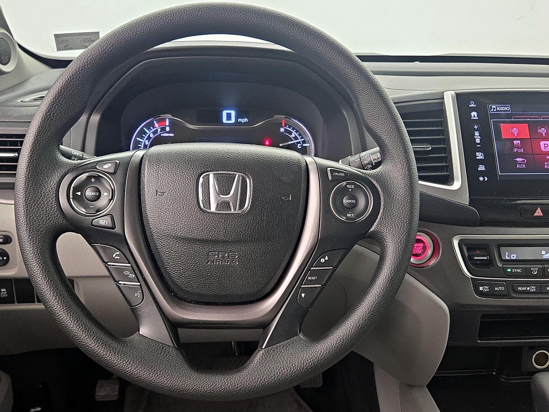 Thumbnail: 2018 Honda Pilot - 10