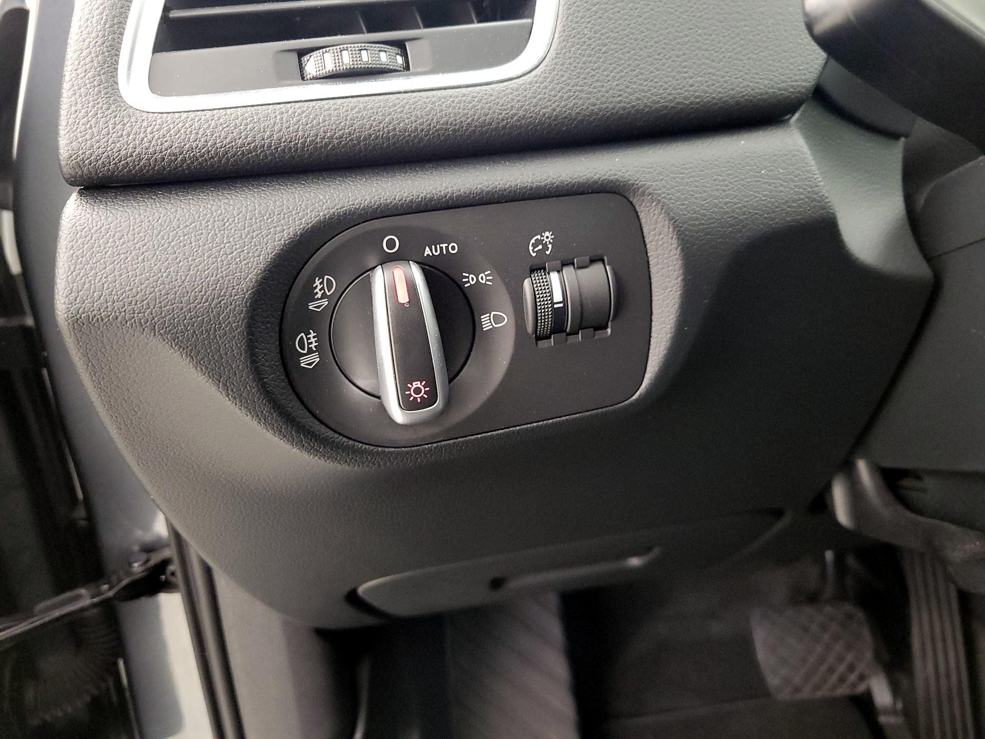 Thumbnail: 2015 Audi Q3 - 13