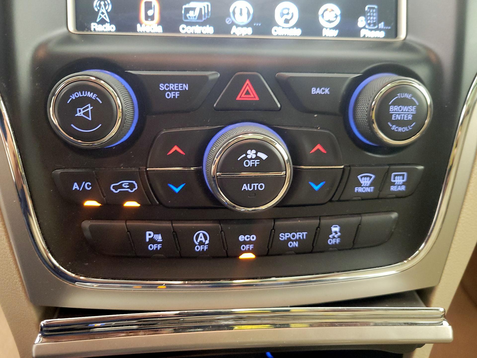 Thumbnail: 2017 Jeep Grand Cherokee - 17