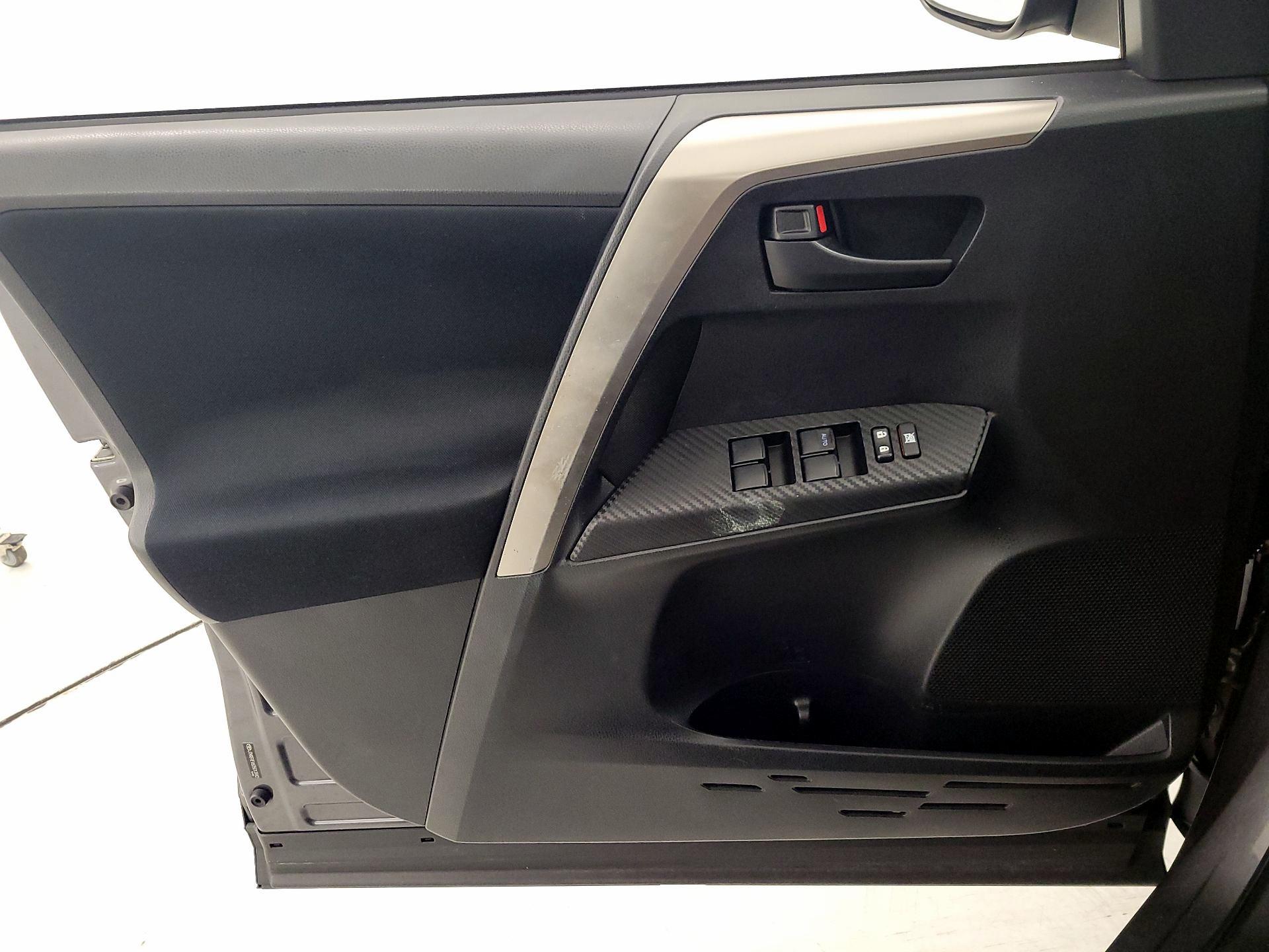 Thumbnail: 2013 Toyota RAV4 - 12