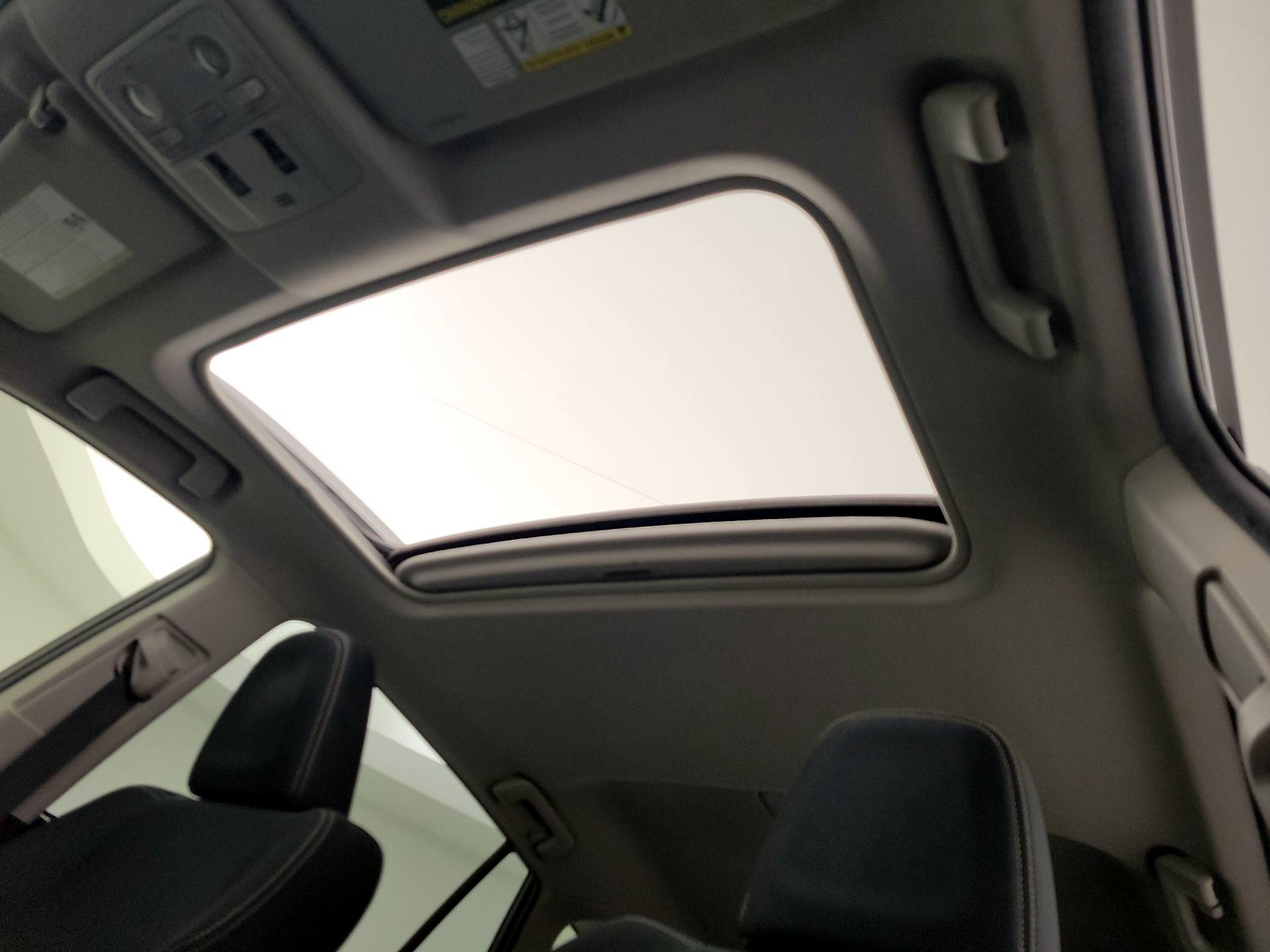 Thumbnail: 2013 Toyota RAV4 - 19