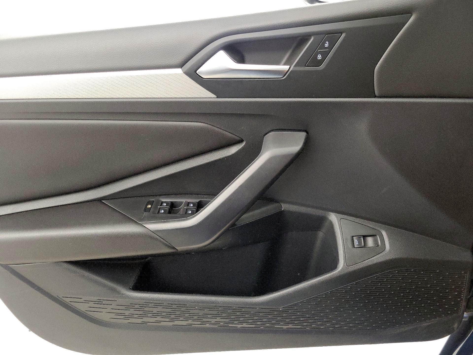 Thumbnail: 2019 Volkswagen Jetta - 12