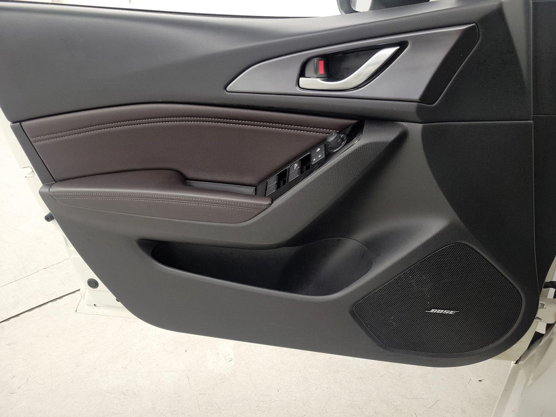 Thumbnail: 2018 Mazda Mazda3 - 12