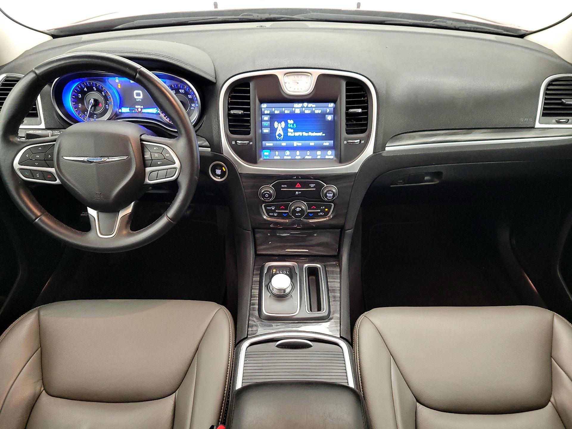 Thumbnail: 2019 Chrysler 300 - 9