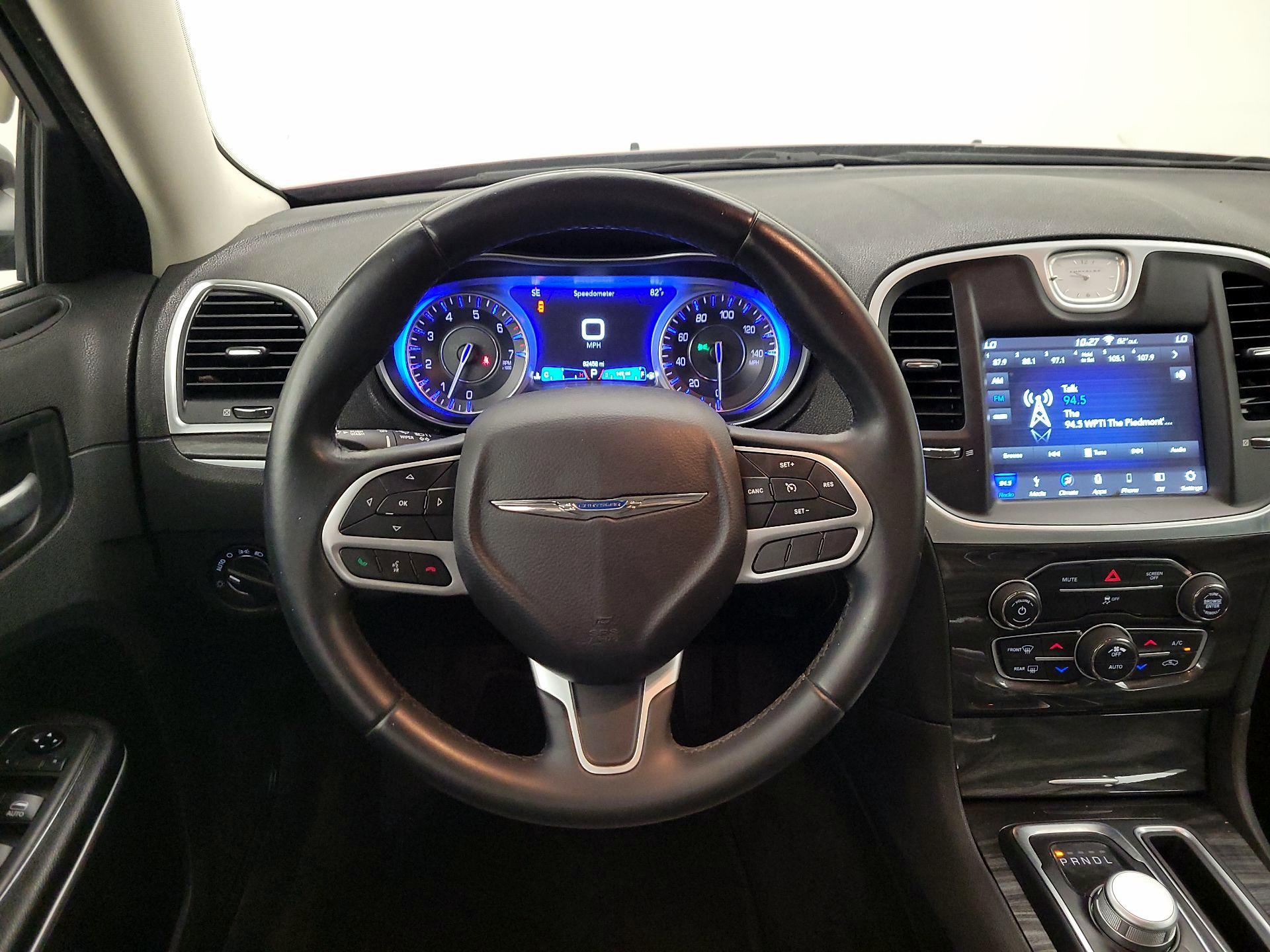 Thumbnail: 2019 Chrysler 300 - 10