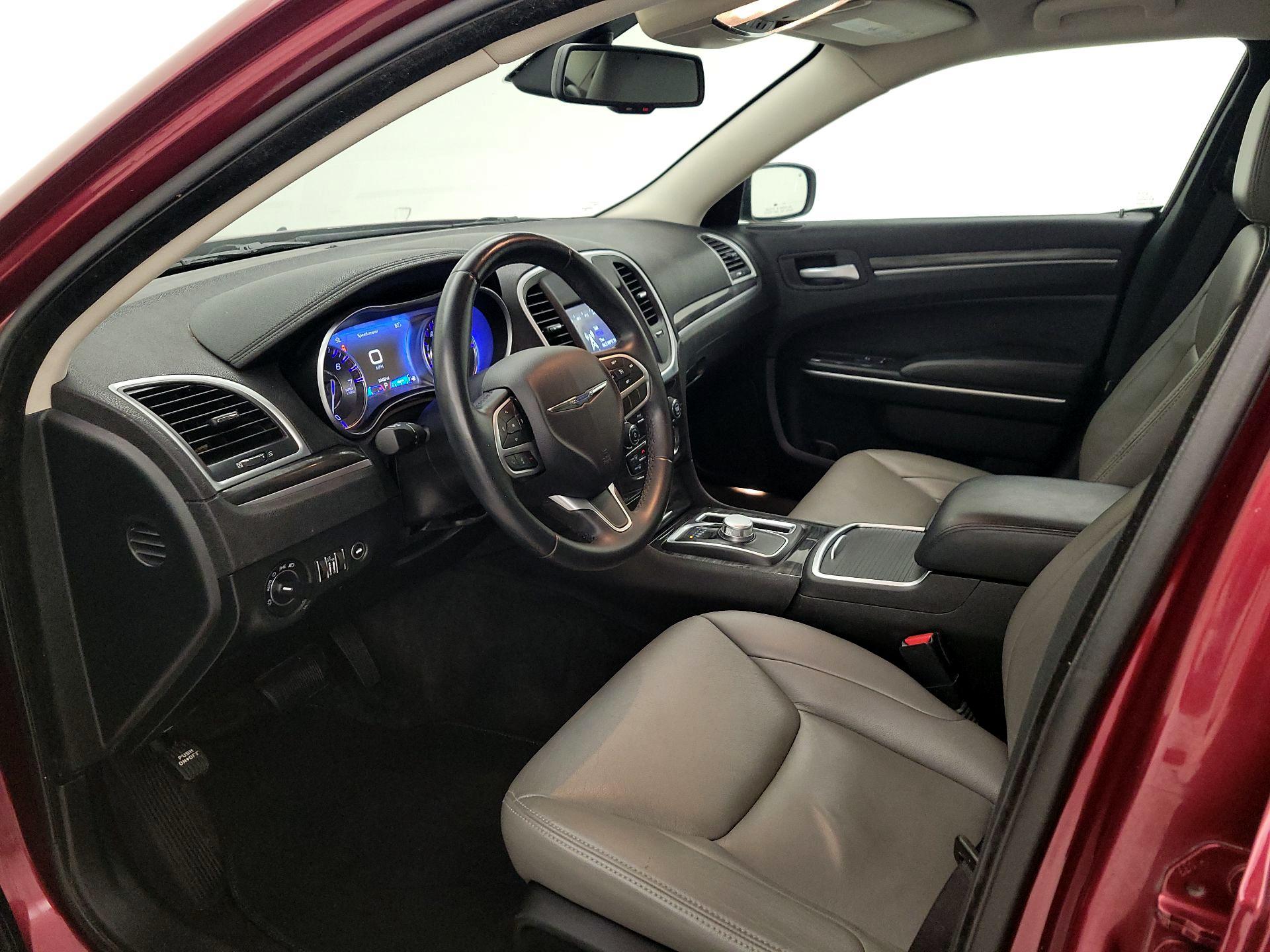 Thumbnail: 2019 Chrysler 300 - 11