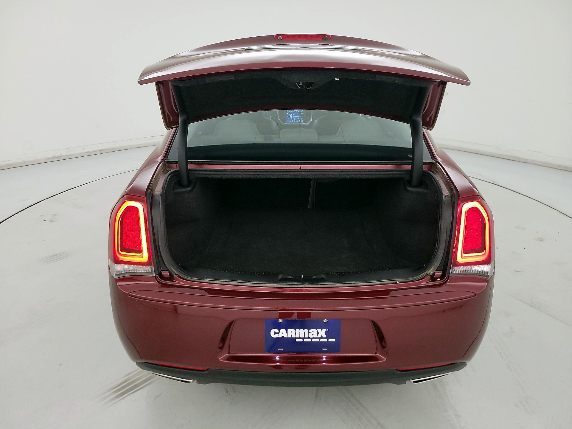 Thumbnail: 2019 Chrysler 300 - 20