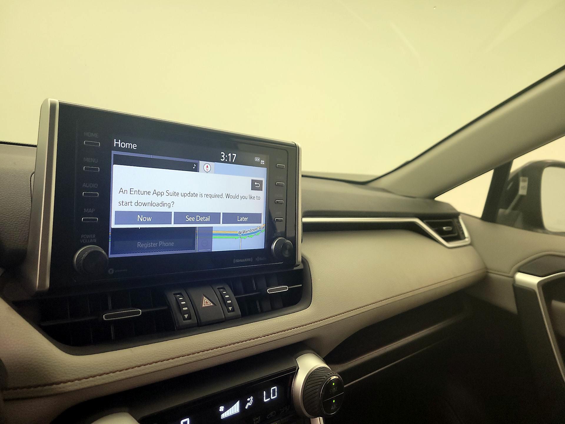 Thumbnail: 2019 Toyota RAV4 - 14