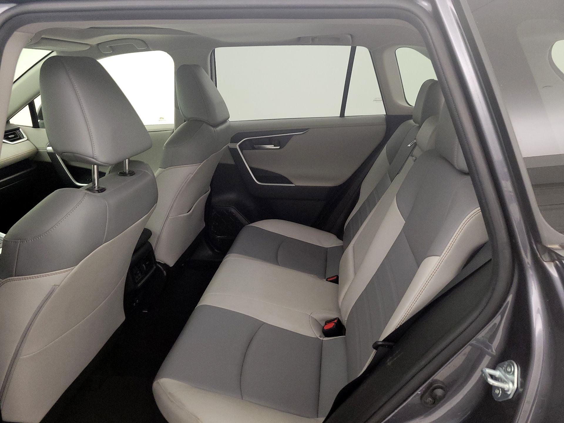 Thumbnail: 2019 Toyota RAV4 - 17