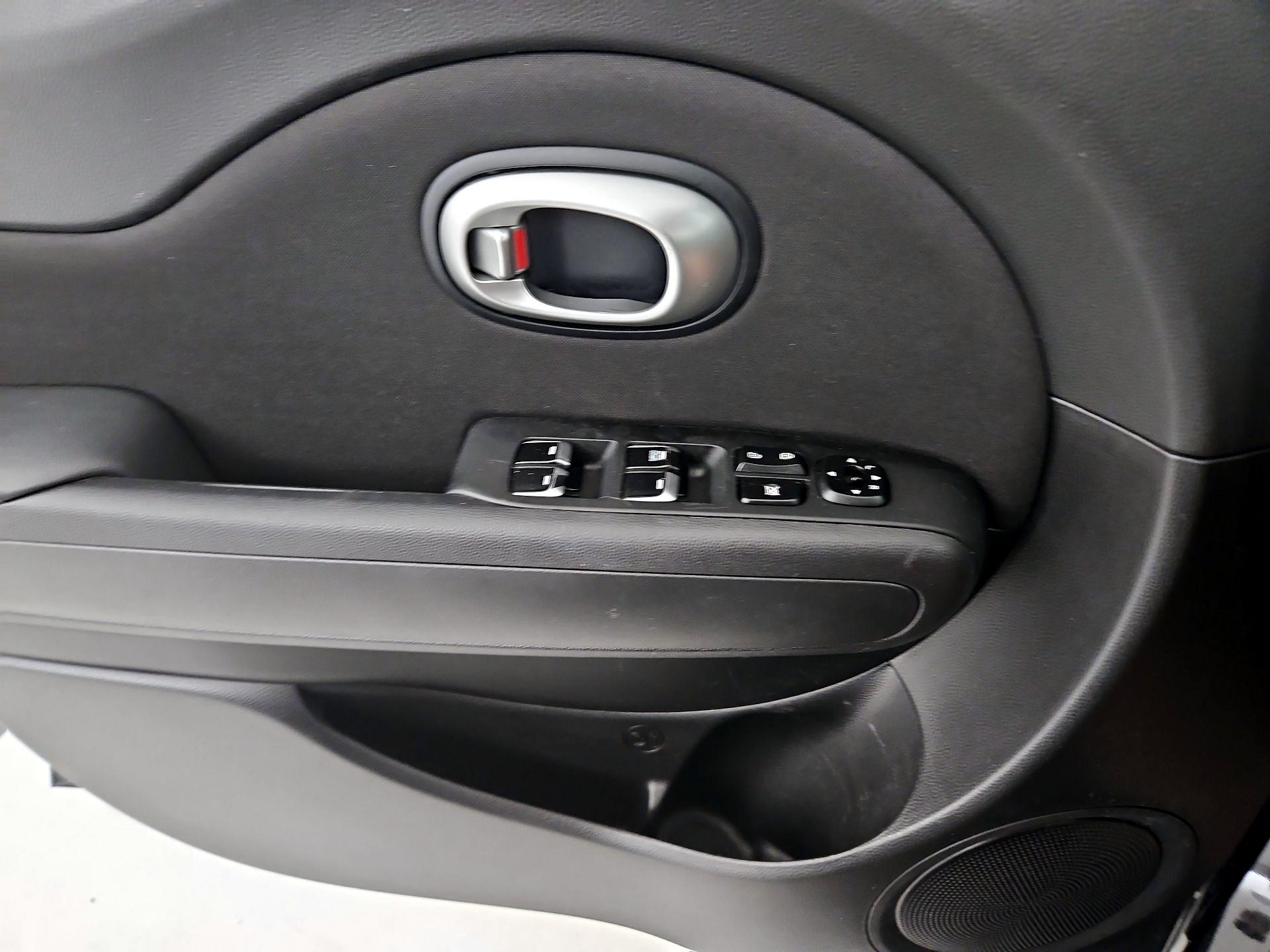 Thumbnail: 2018 Kia Soul - 12