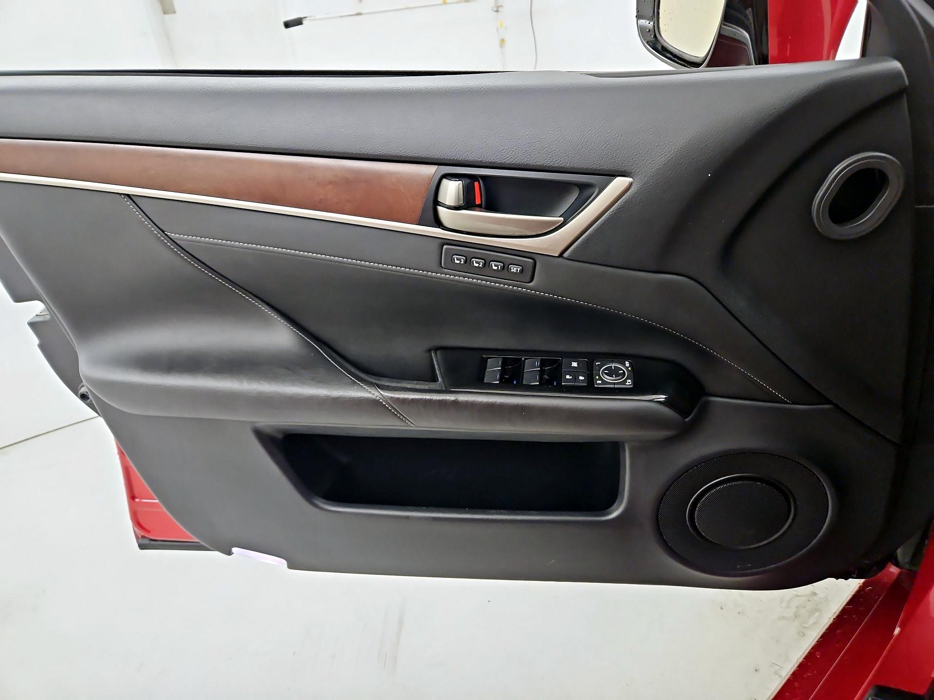 Thumbnail: 2015 Lexus GS - 12