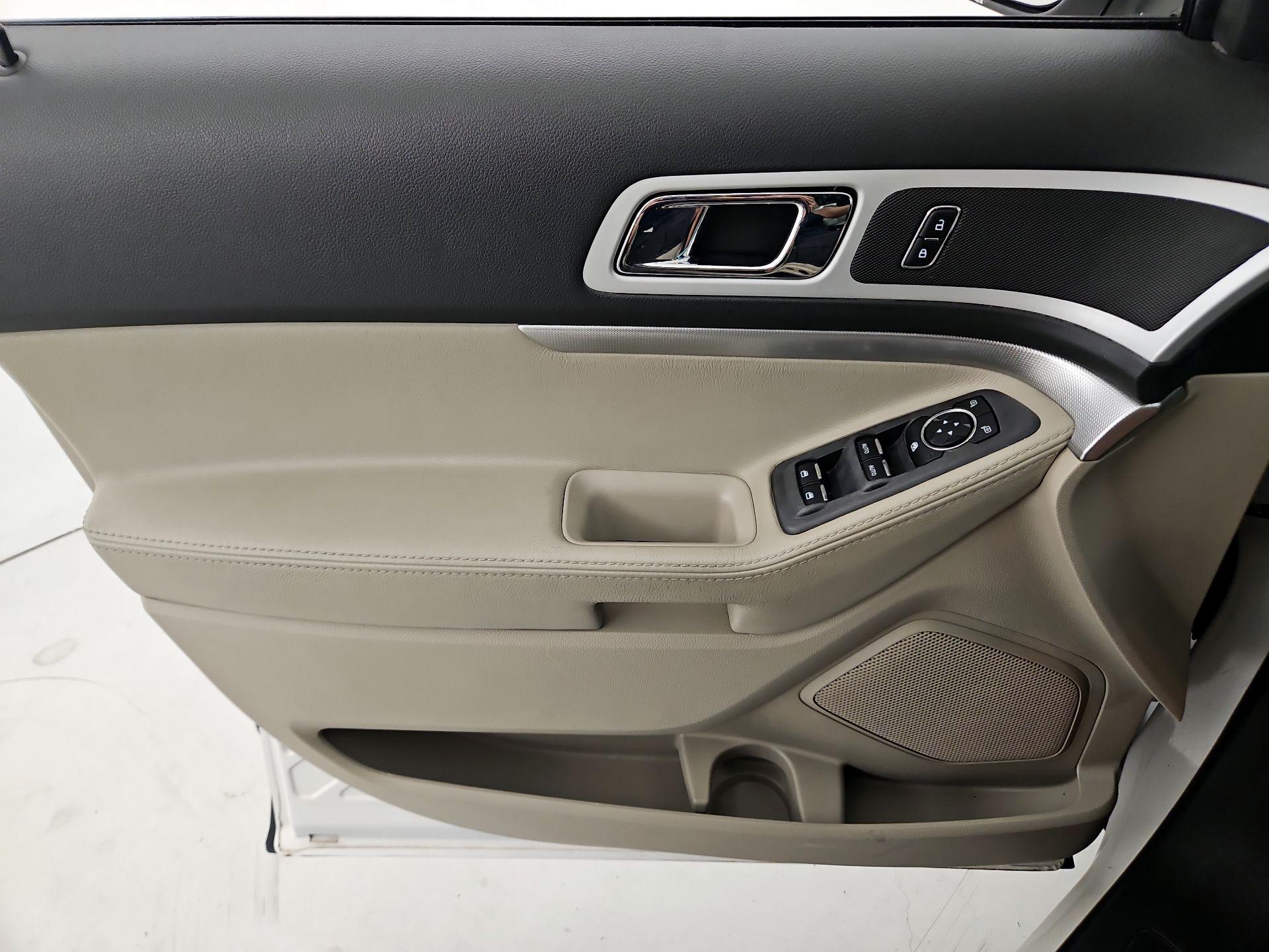 Thumbnail: 2014 Ford Explorer - 12
