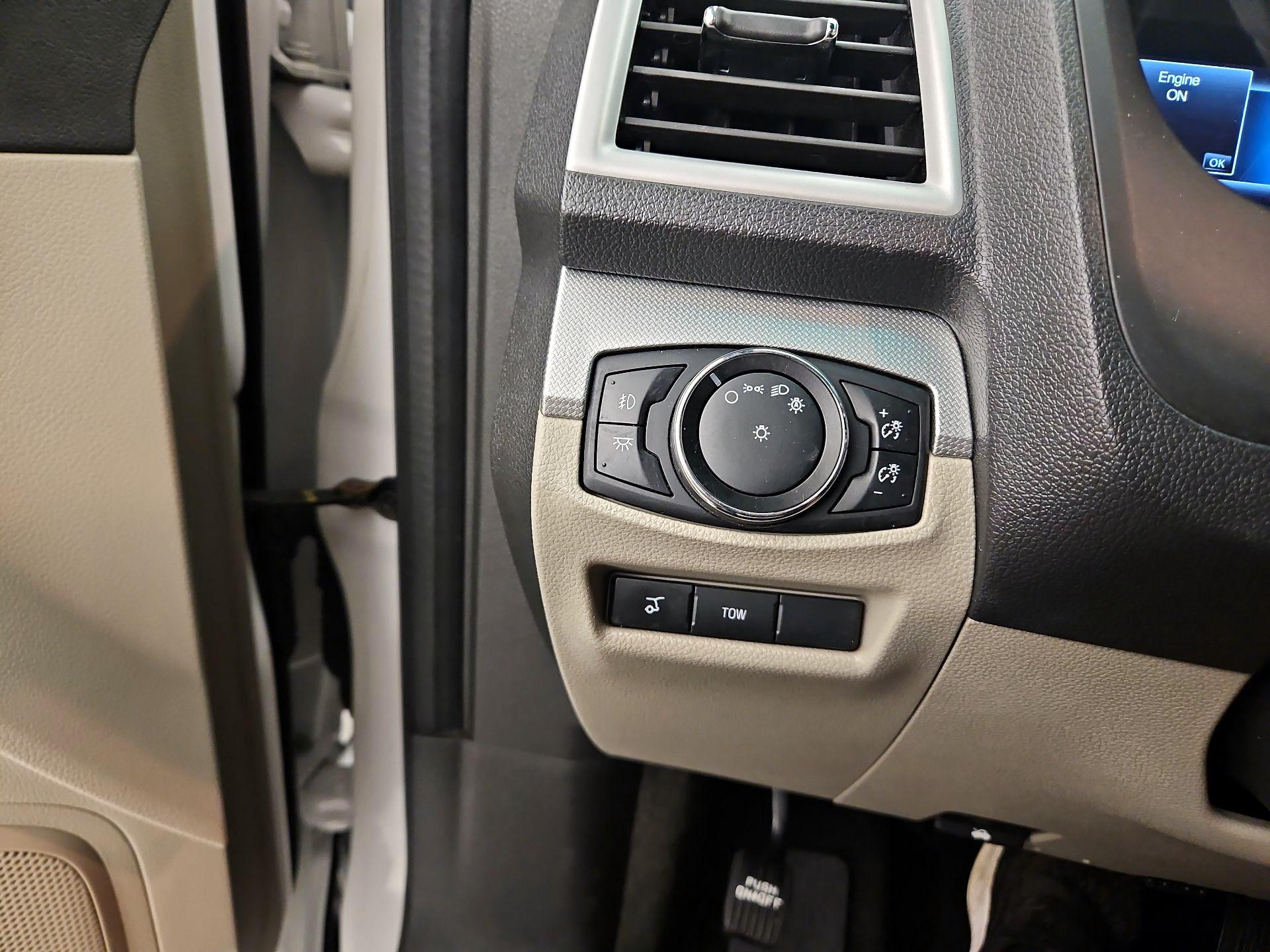 Thumbnail: 2014 Ford Explorer - 13