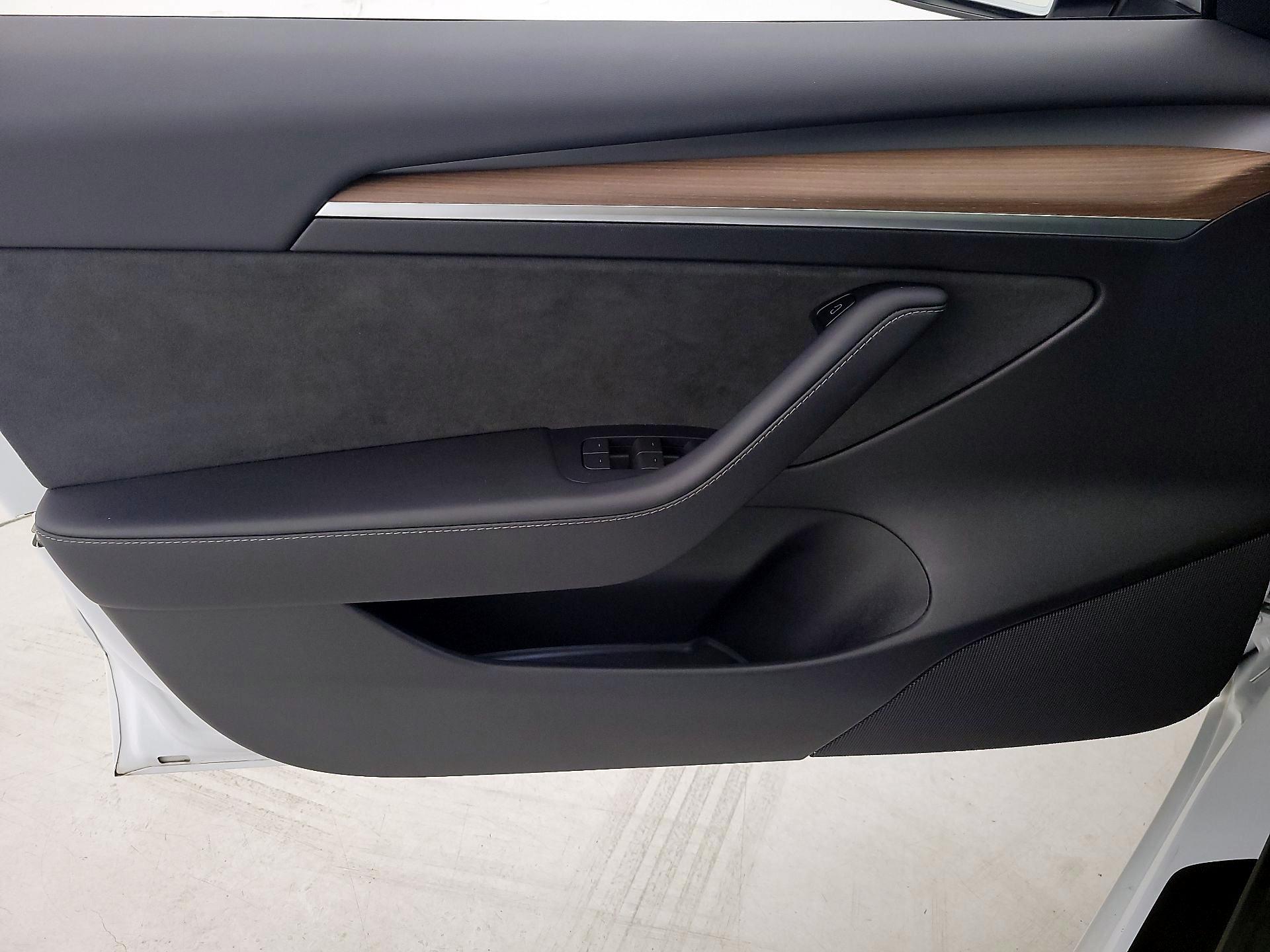 Thumbnail: 2022 Tesla Model 3 - 12