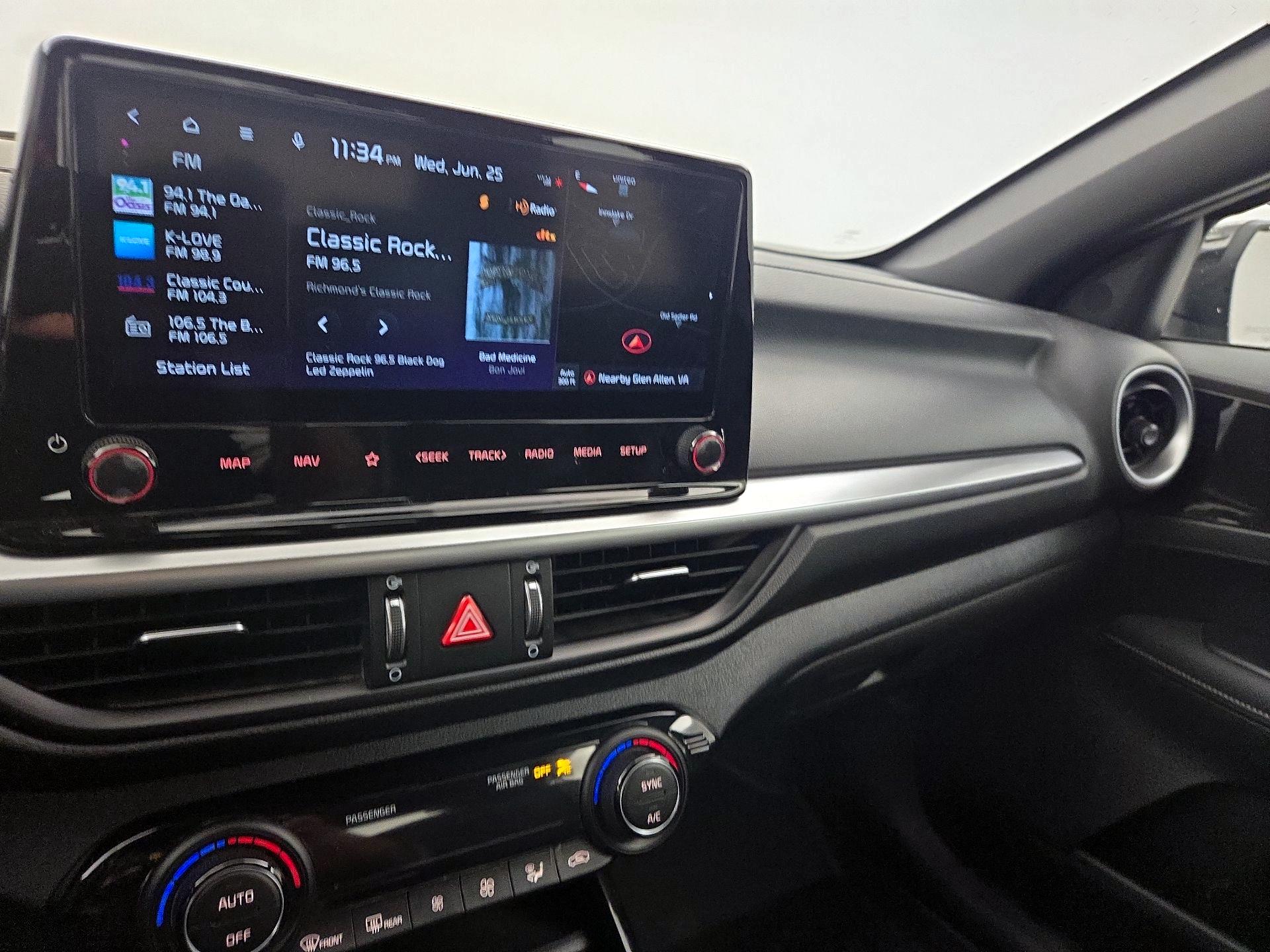 Thumbnail: 2024 Kia Forte - 16