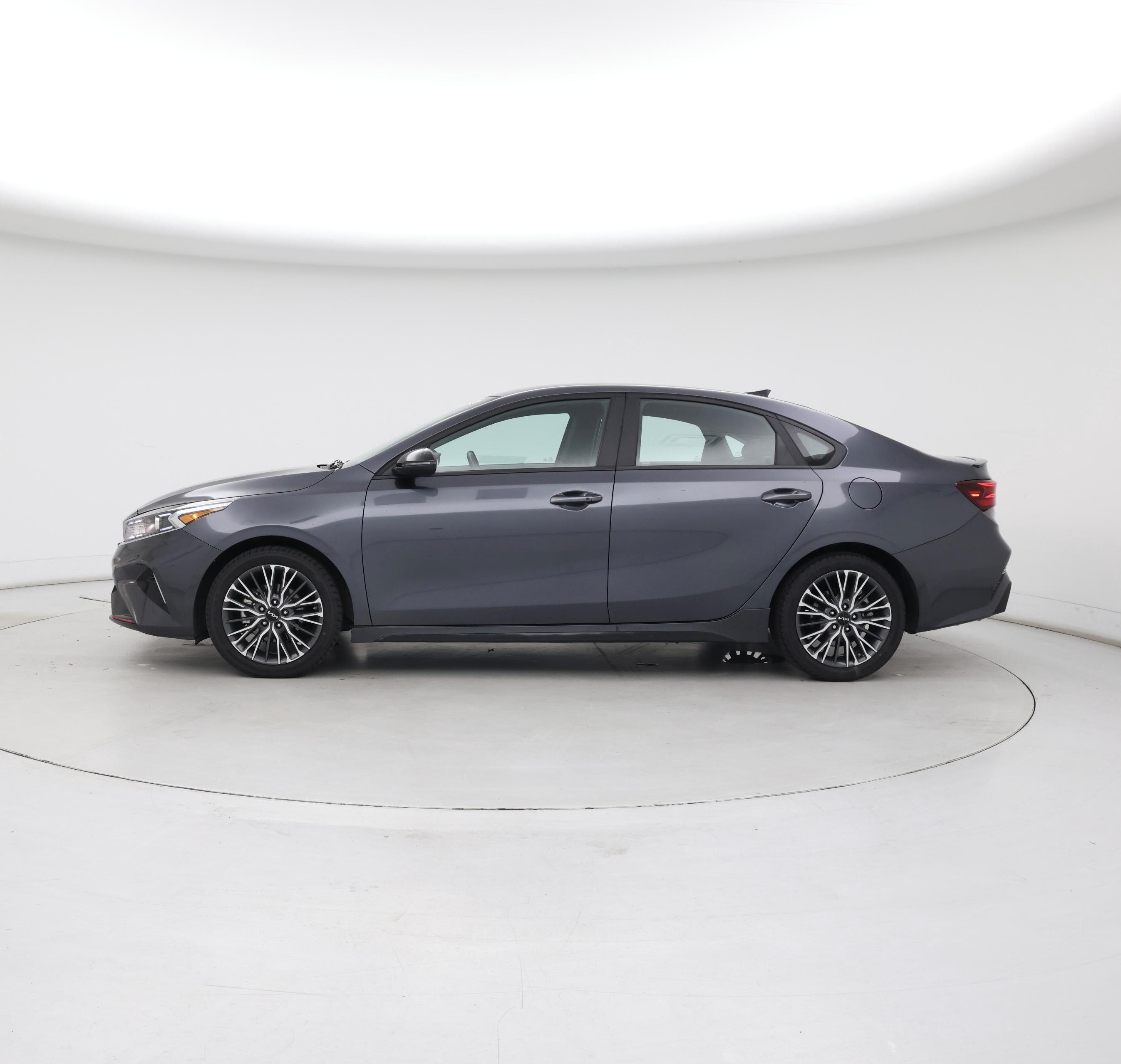 Thumbnail: 2024 Kia Forte - 3