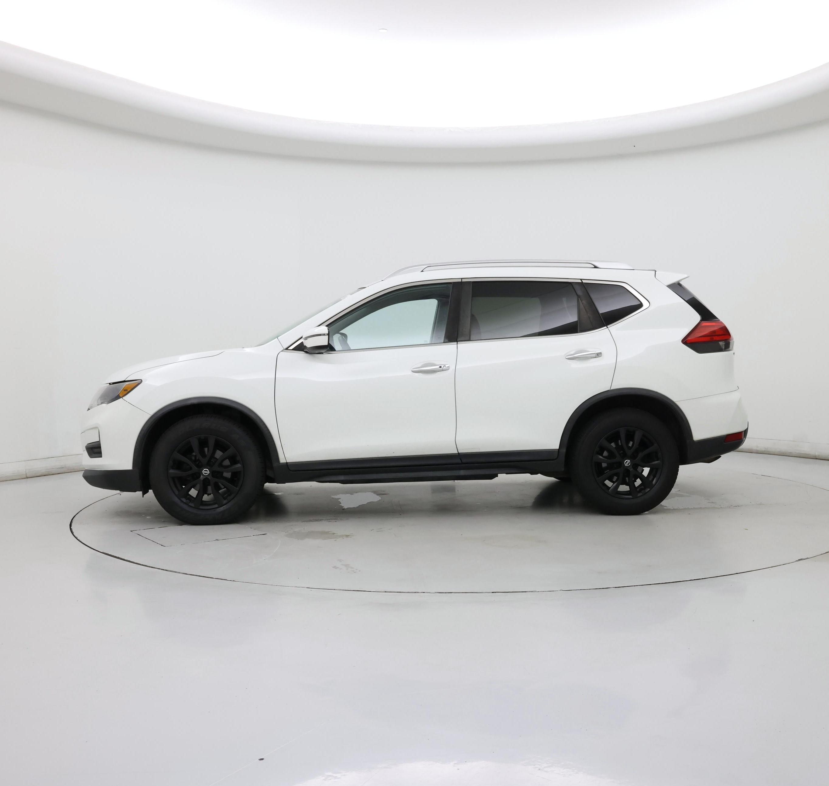Thumbnail: 2017 Nissan Rogue - 3