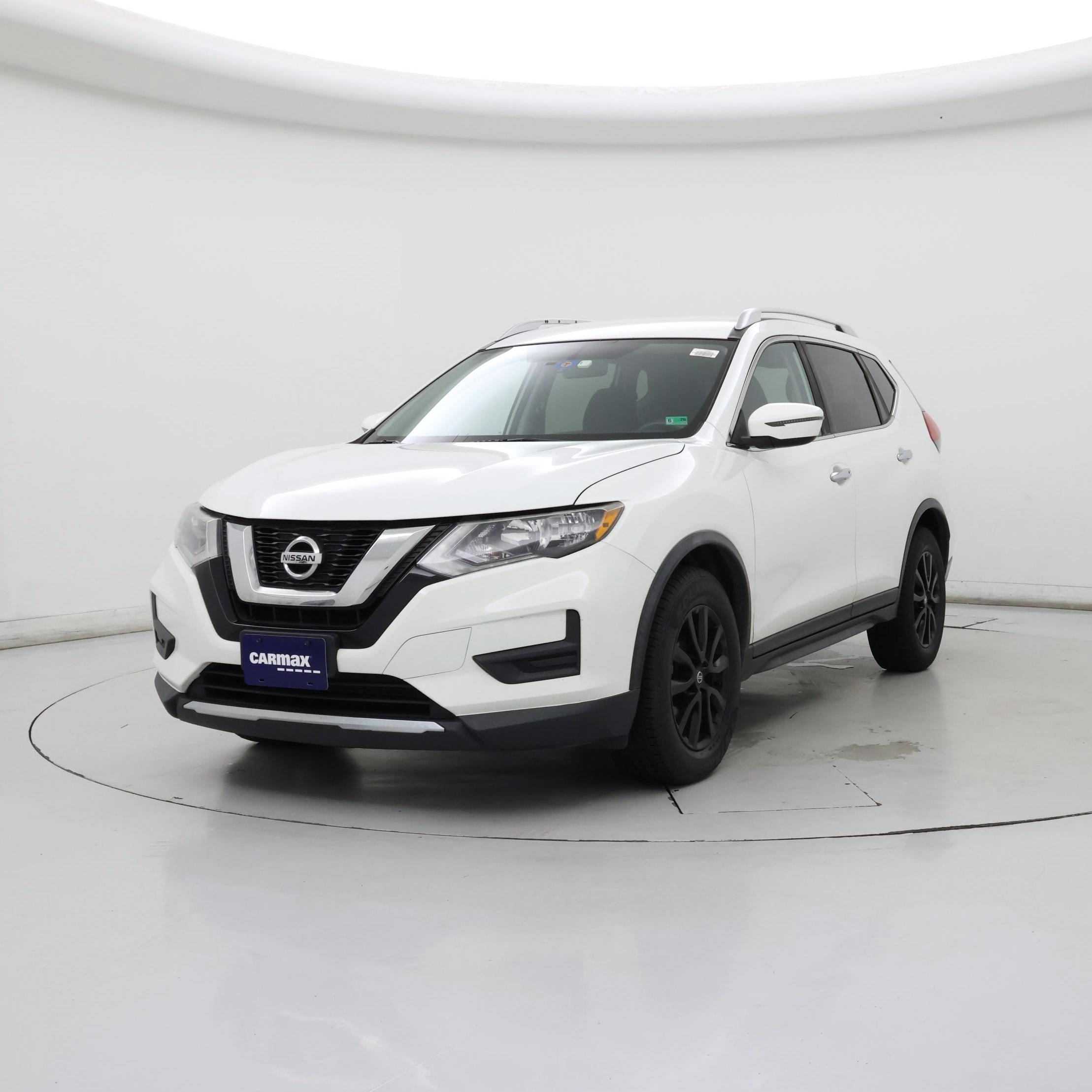 Thumbnail: 2017 Nissan Rogue - 4