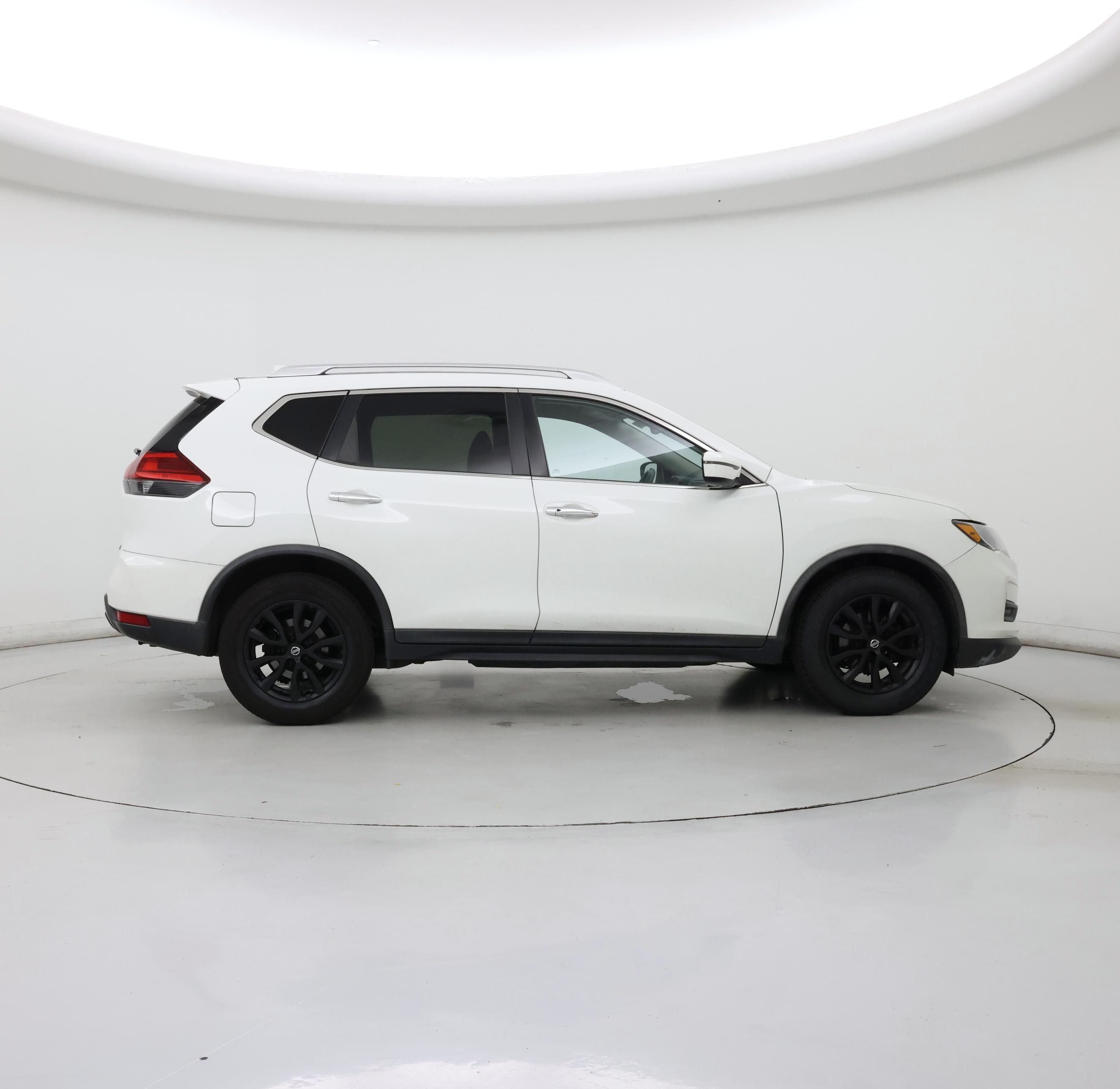 Thumbnail: 2017 Nissan Rogue - 7