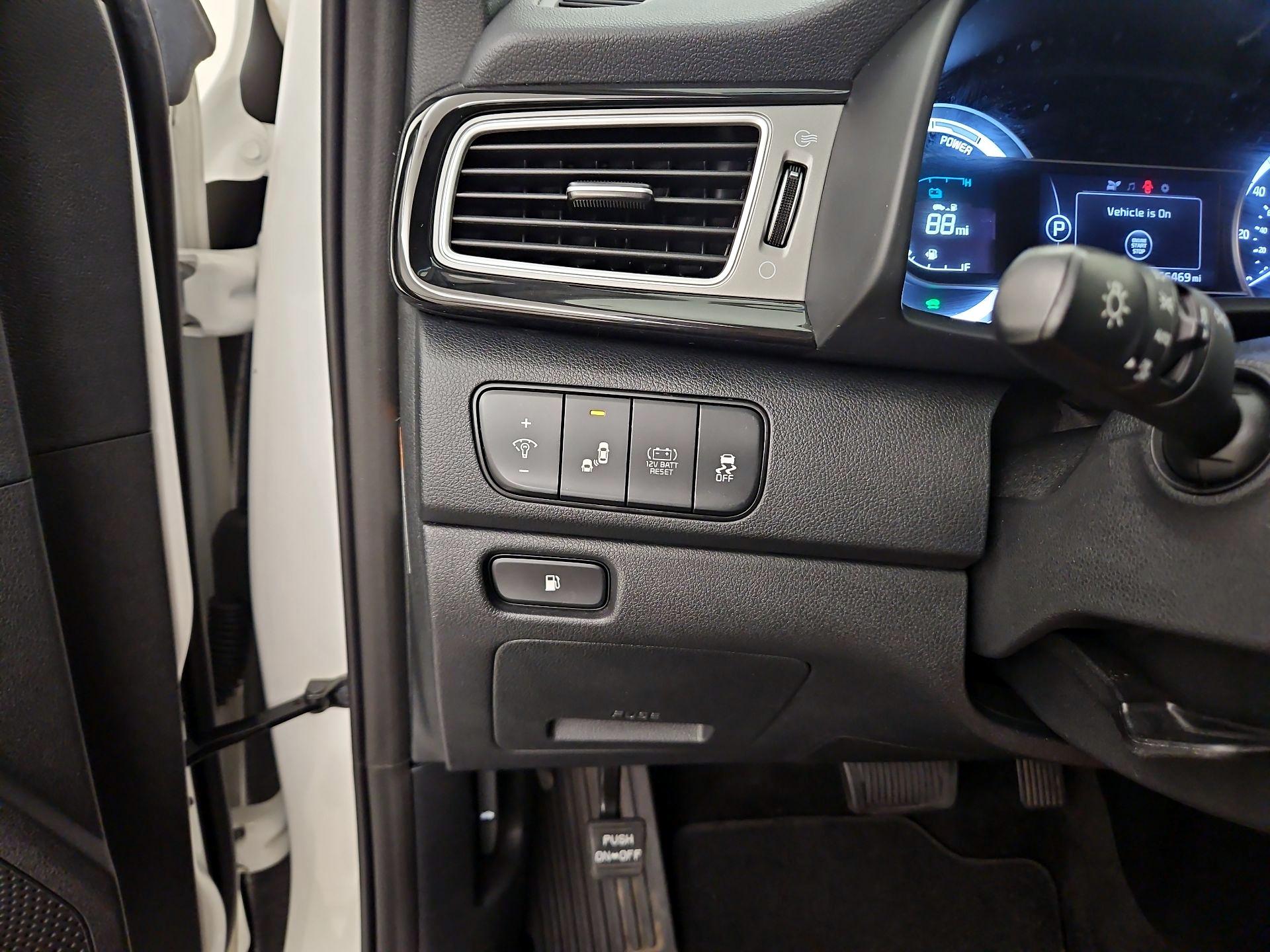 Thumbnail: 2019 Kia Niro - 13