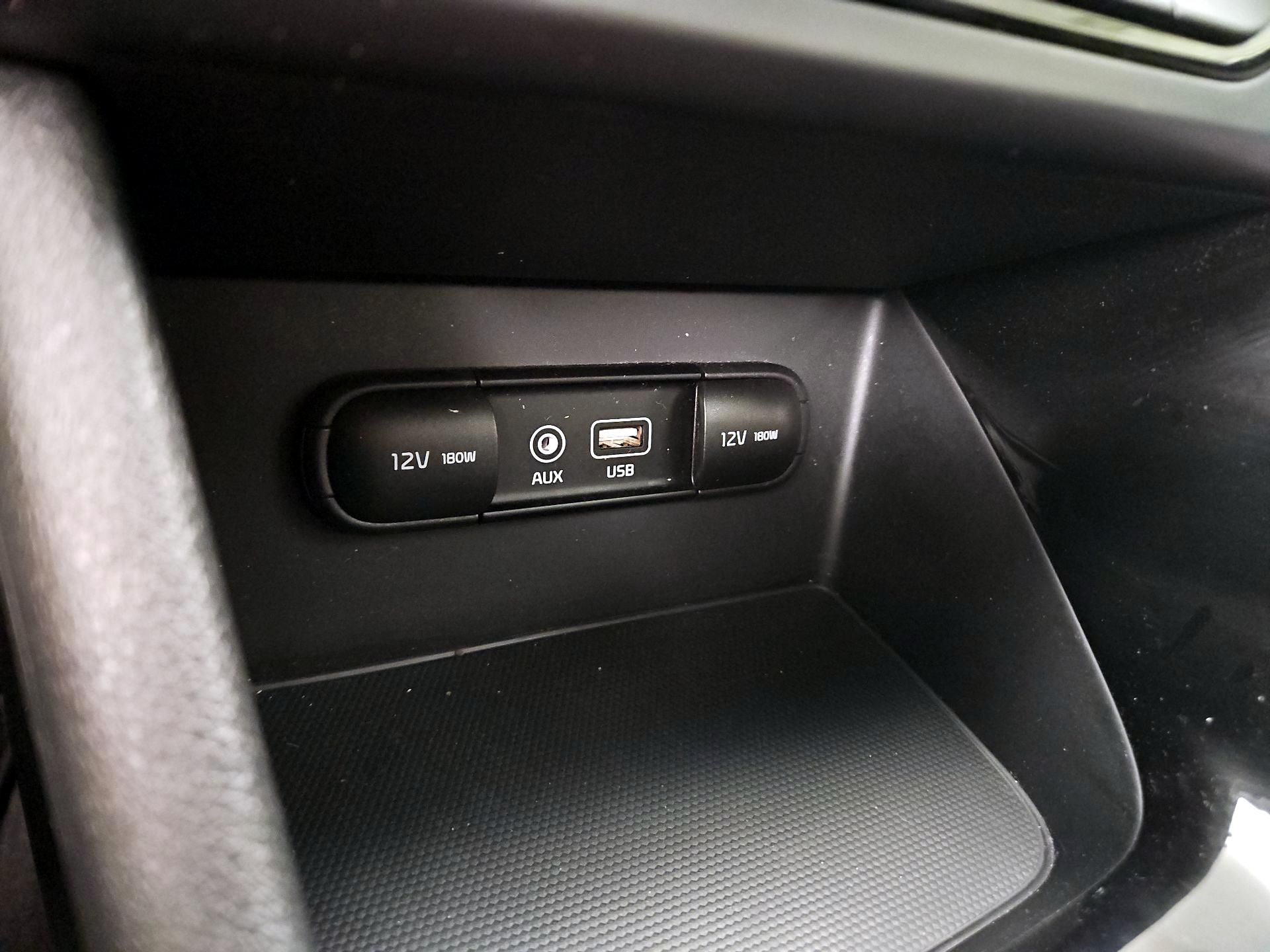 Thumbnail: 2019 Kia Niro - 18