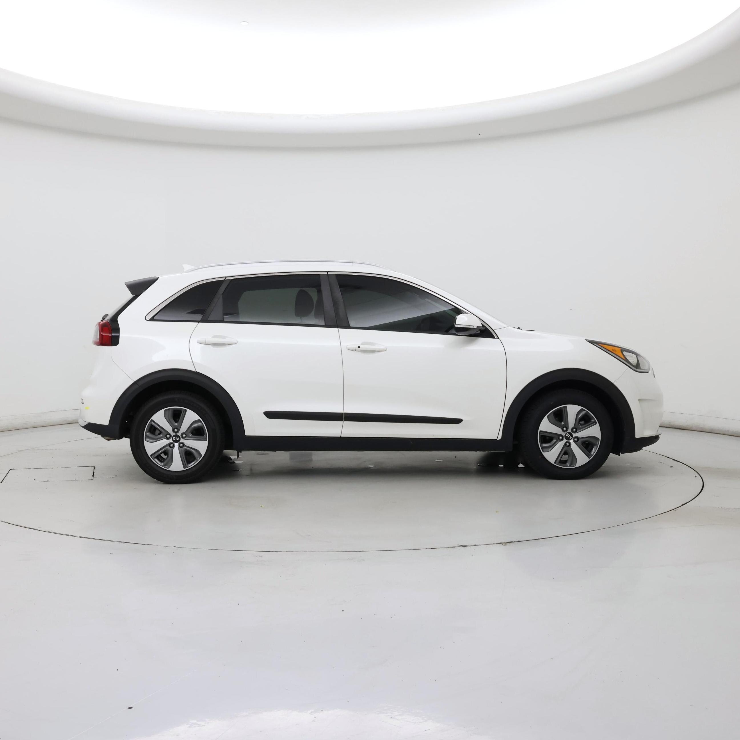 Thumbnail: 2019 Kia Niro - 7