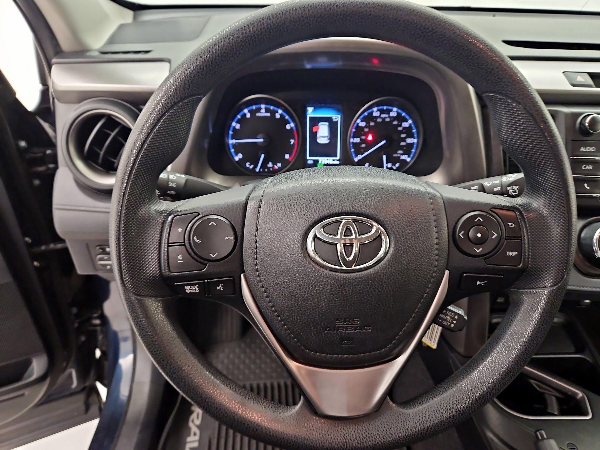 Thumbnail: 2017 Toyota RAV4 - 10