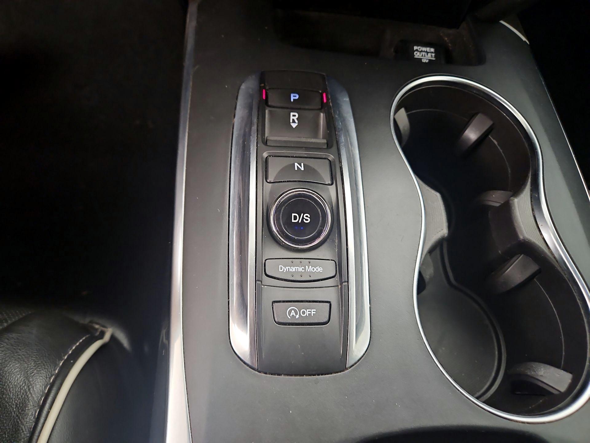 Thumbnail: 2017 Acura MDX - 18