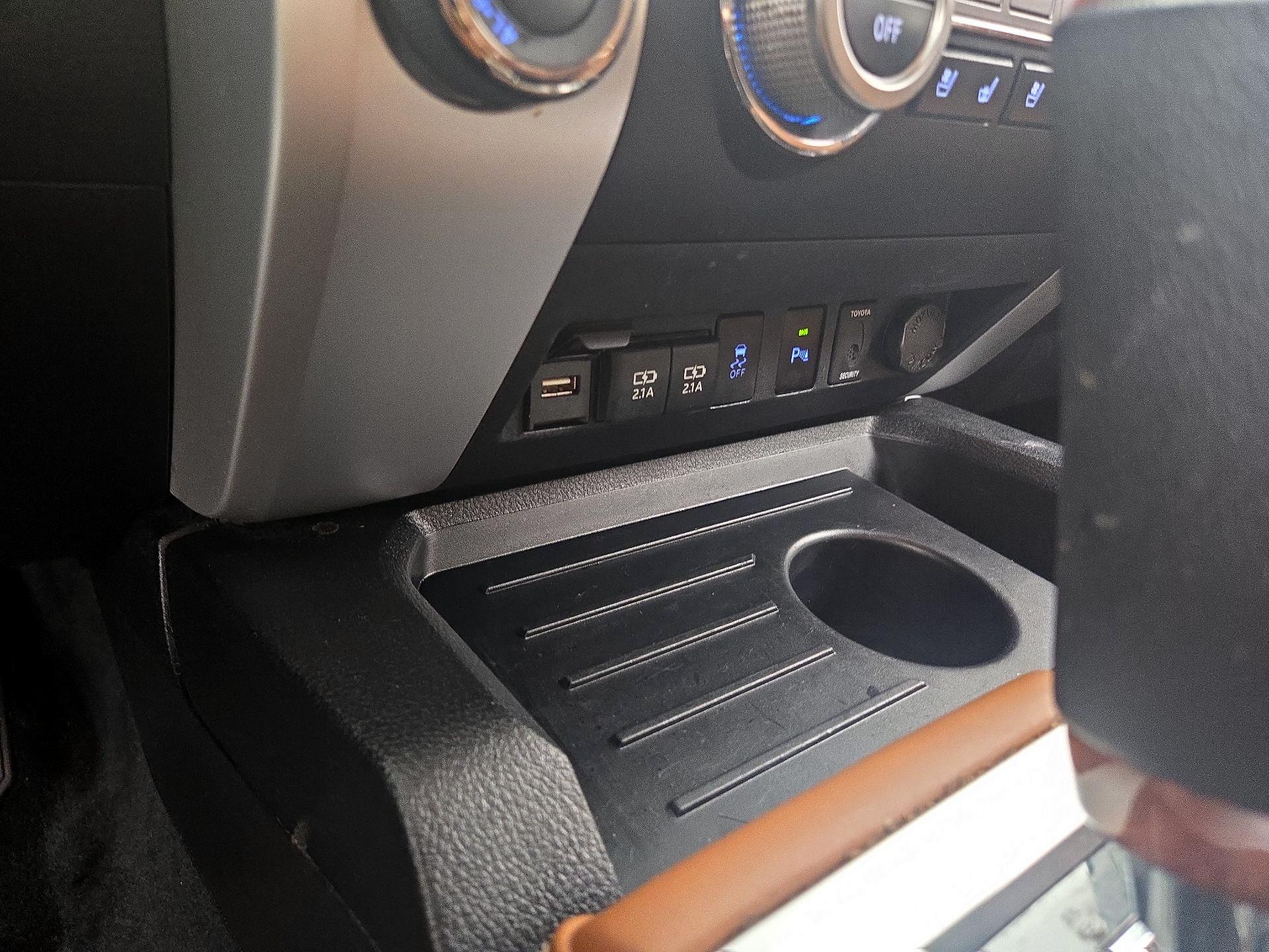 Thumbnail: 2021 Toyota Tundra - 19