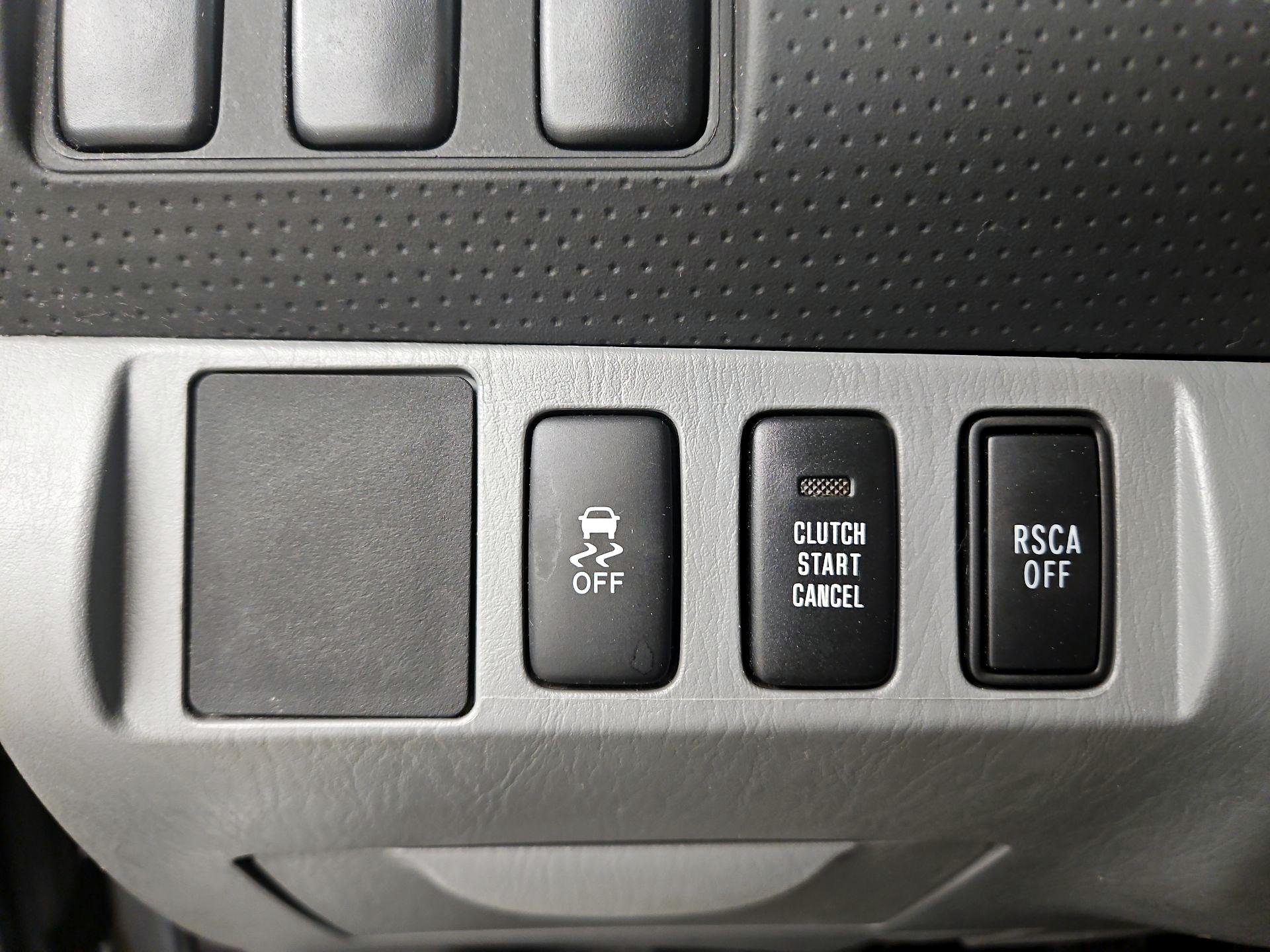 Thumbnail: 2013 Toyota Tacoma - 13