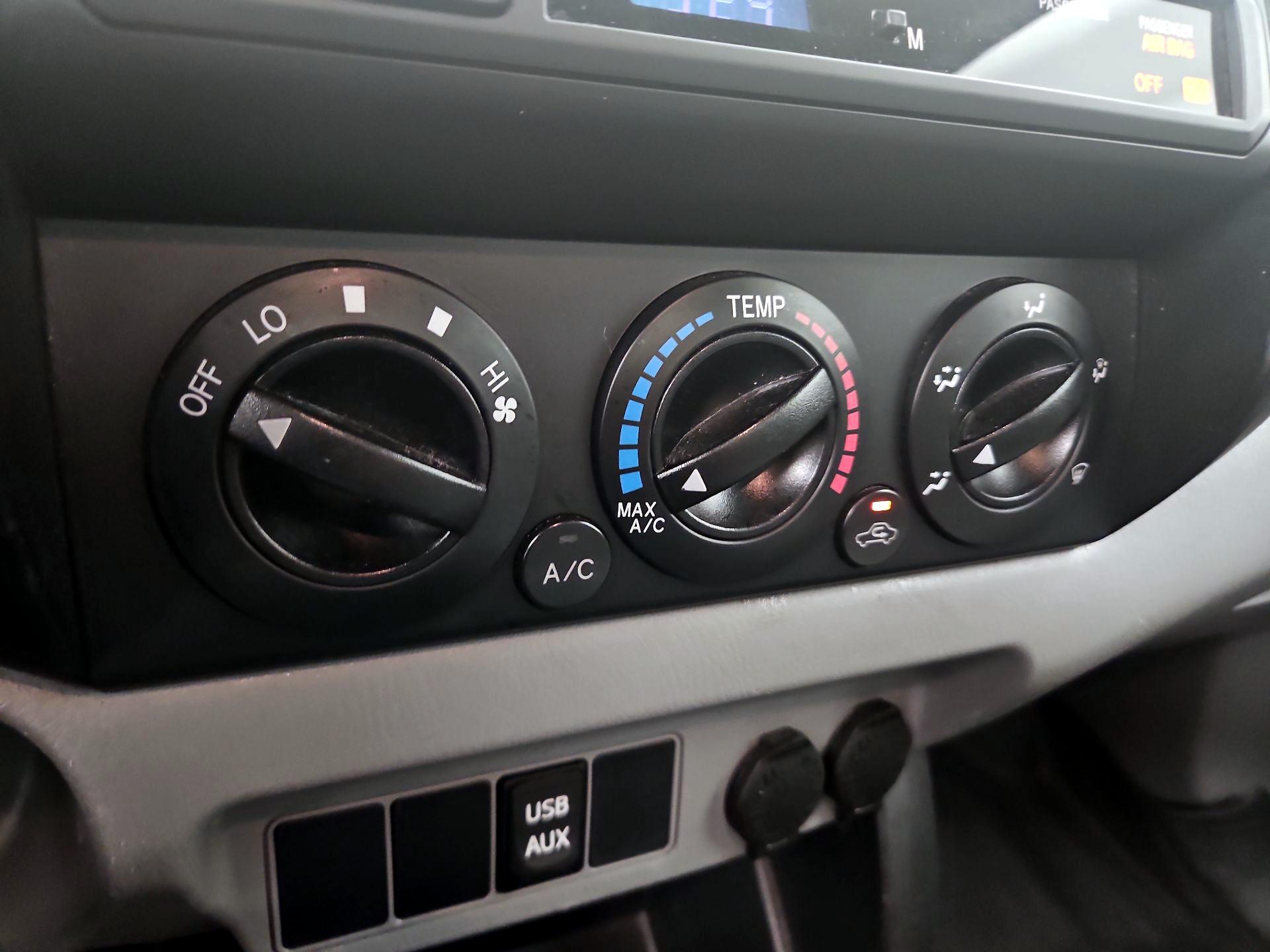 Thumbnail: 2013 Toyota Tacoma - 15