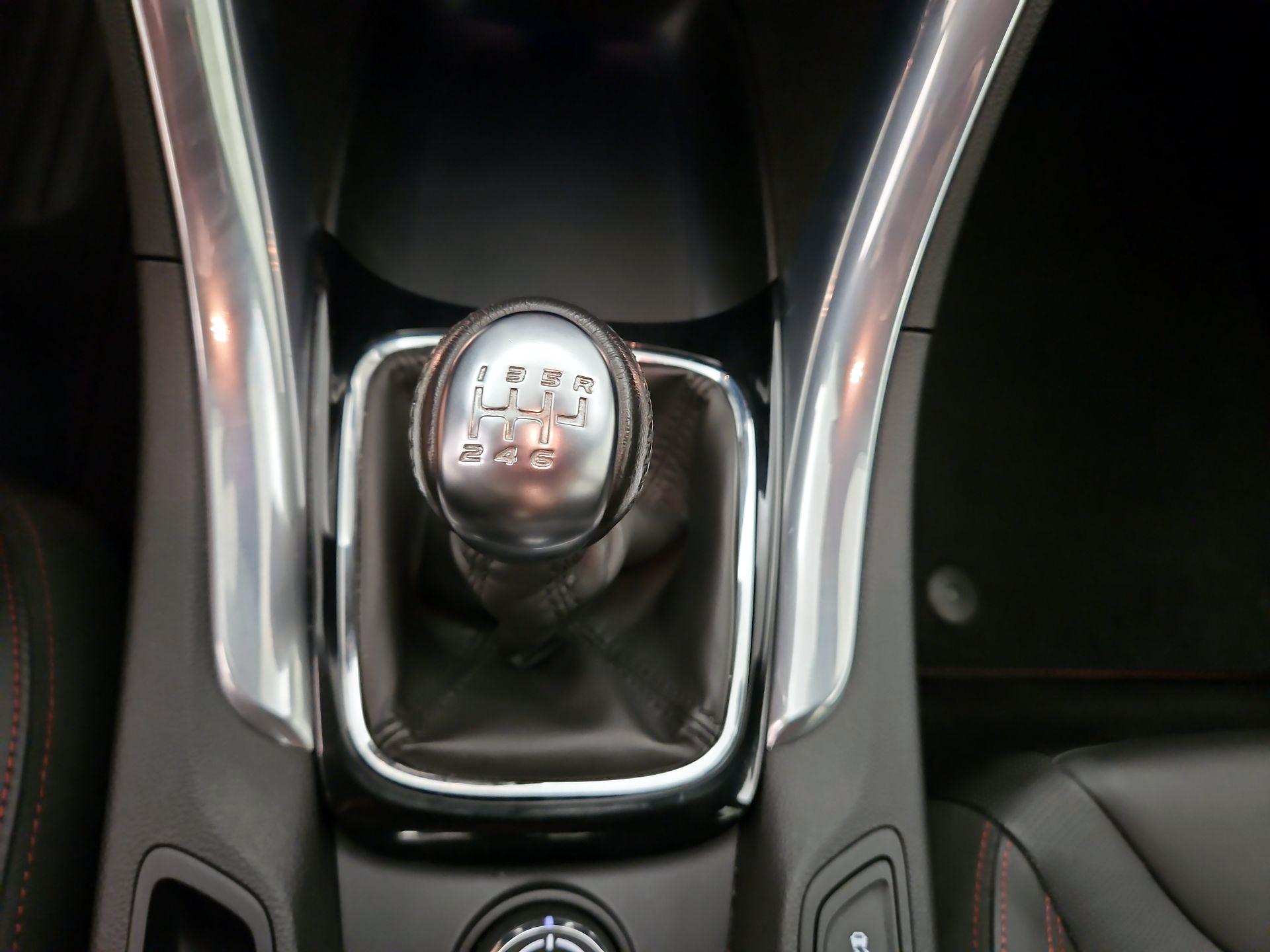 Thumbnail: 2016 Chevrolet  - 17