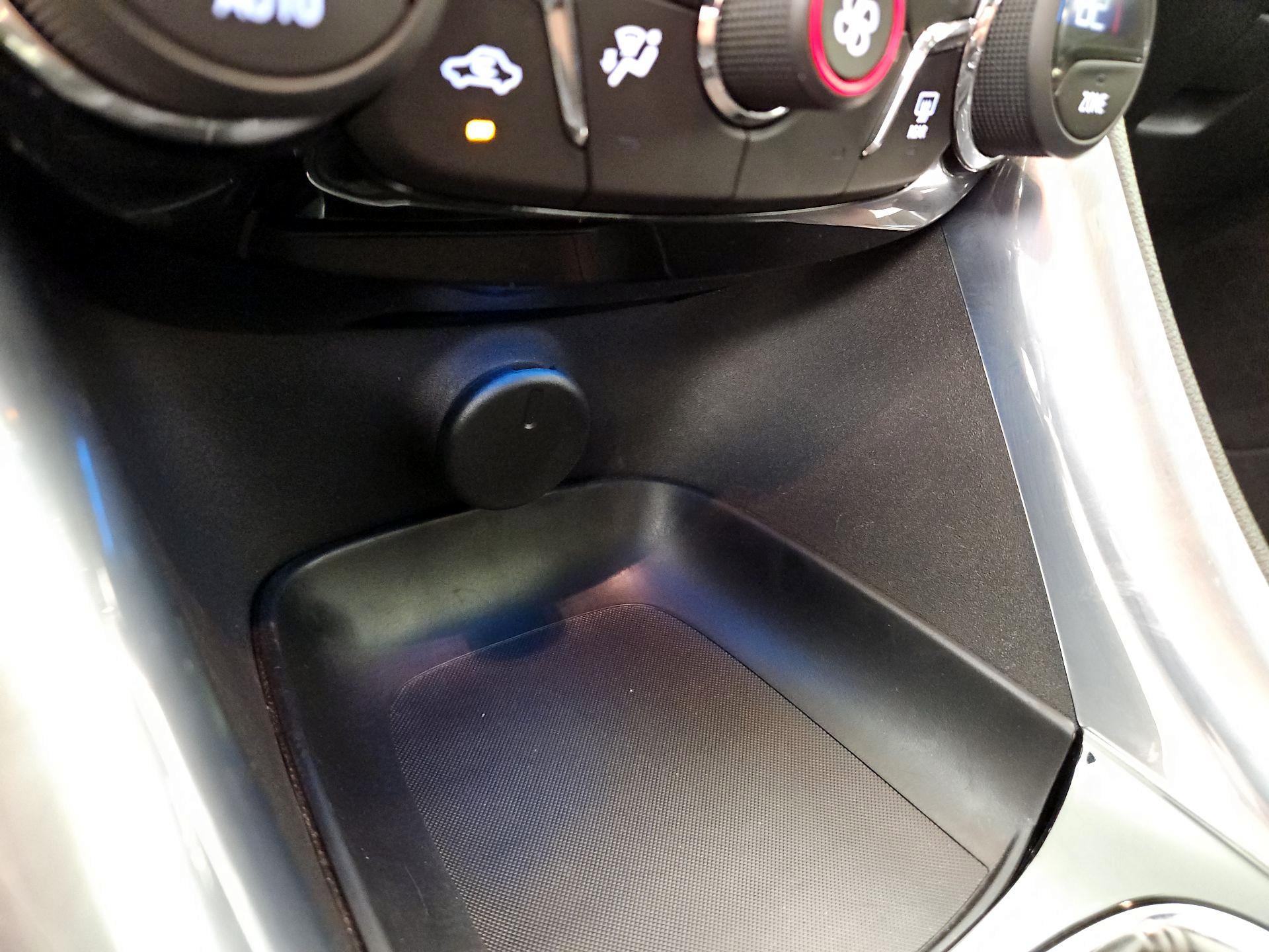 Thumbnail: 2016 Chevrolet  - 18
