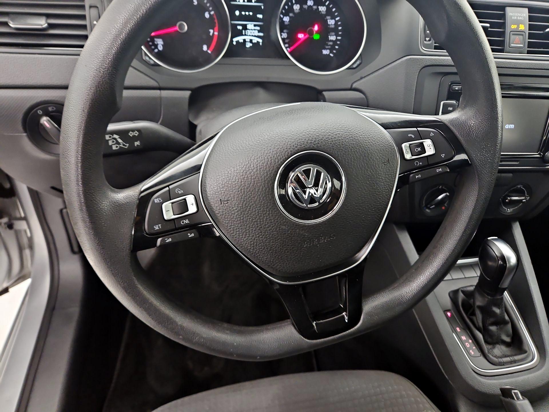 Thumbnail: 2015 Volkswagen Jetta - 10