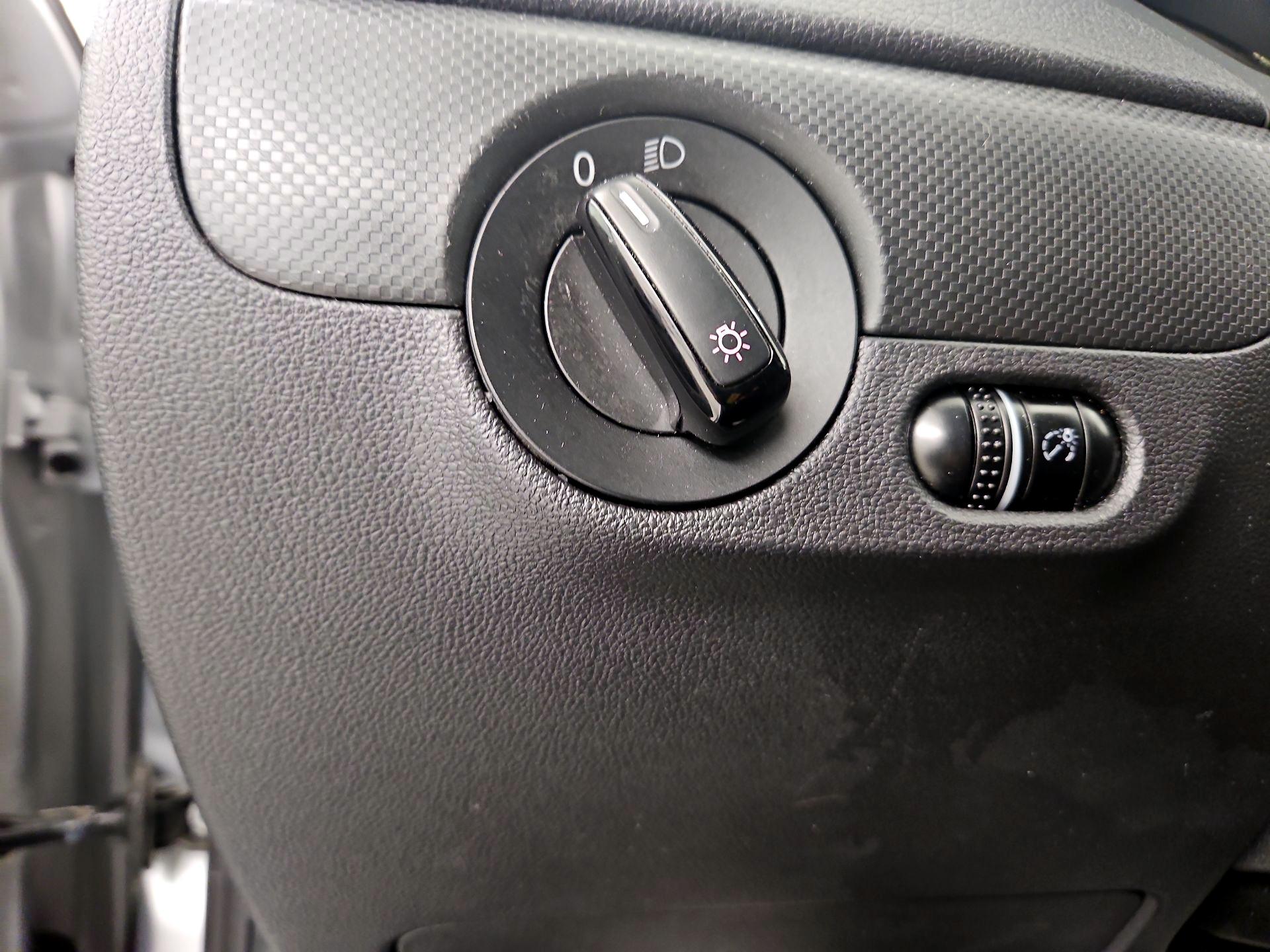 Thumbnail: 2015 Volkswagen Jetta - 13