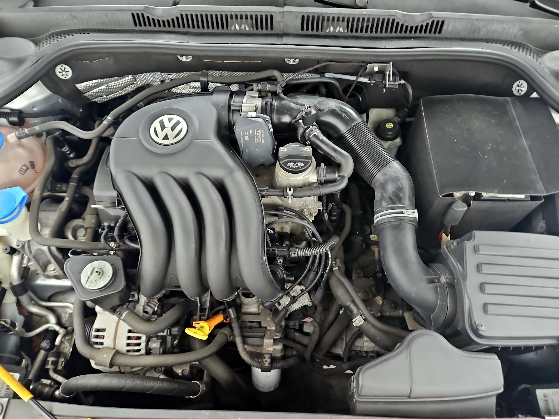 Thumbnail: 2015 Volkswagen Jetta - 20