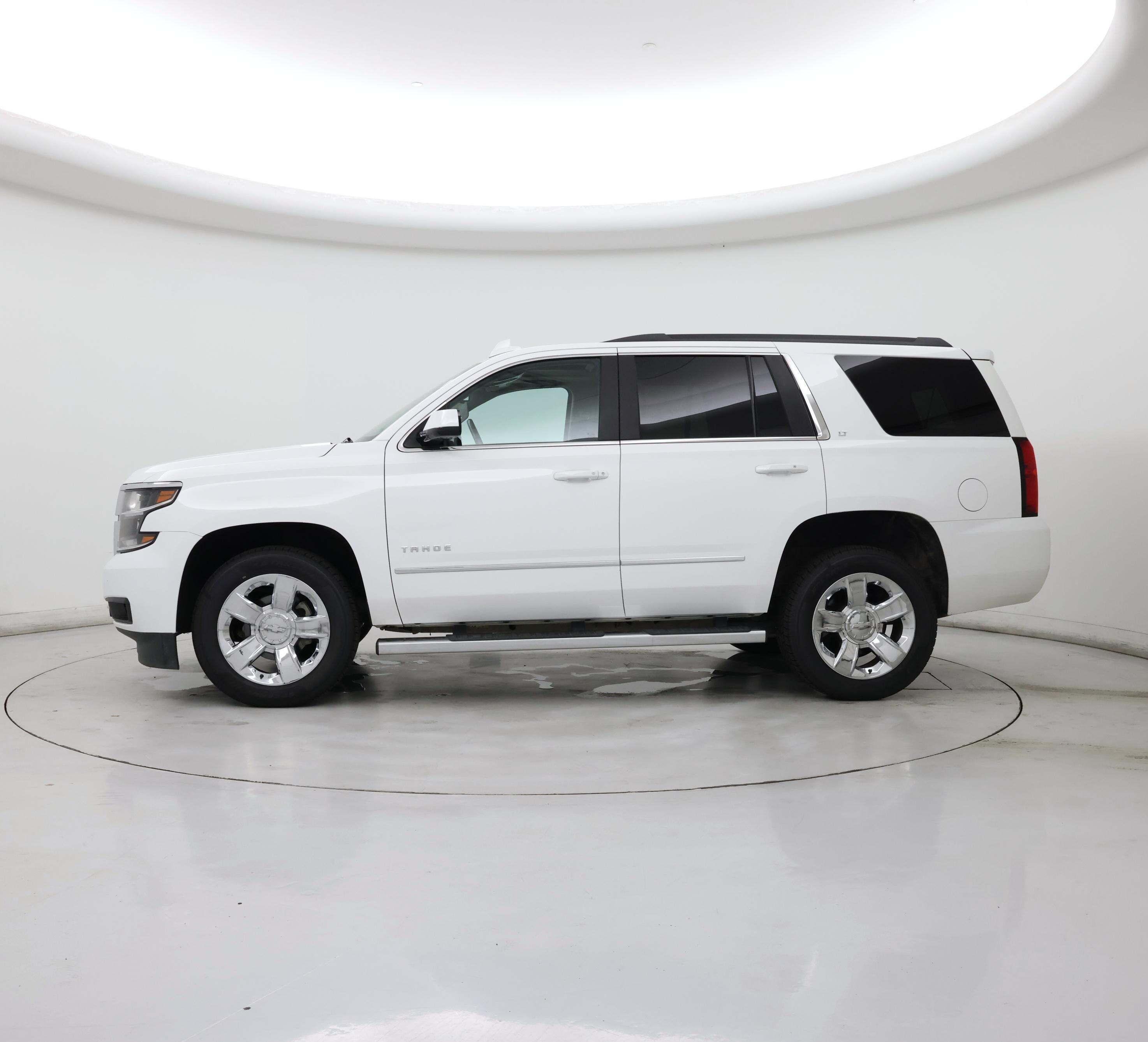 Thumbnail: 2017 Chevrolet Tahoe - 3