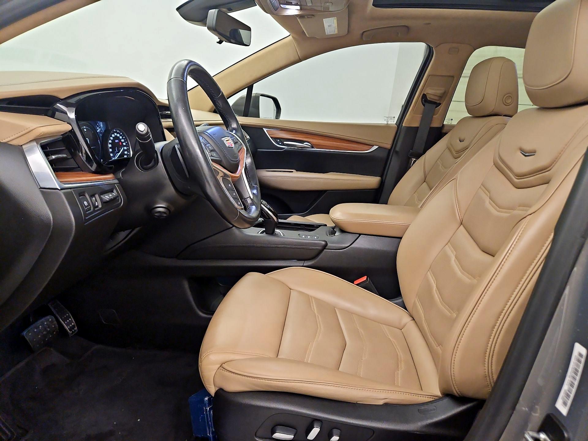 Thumbnail: 2018 Cadillac XT5 - 11
