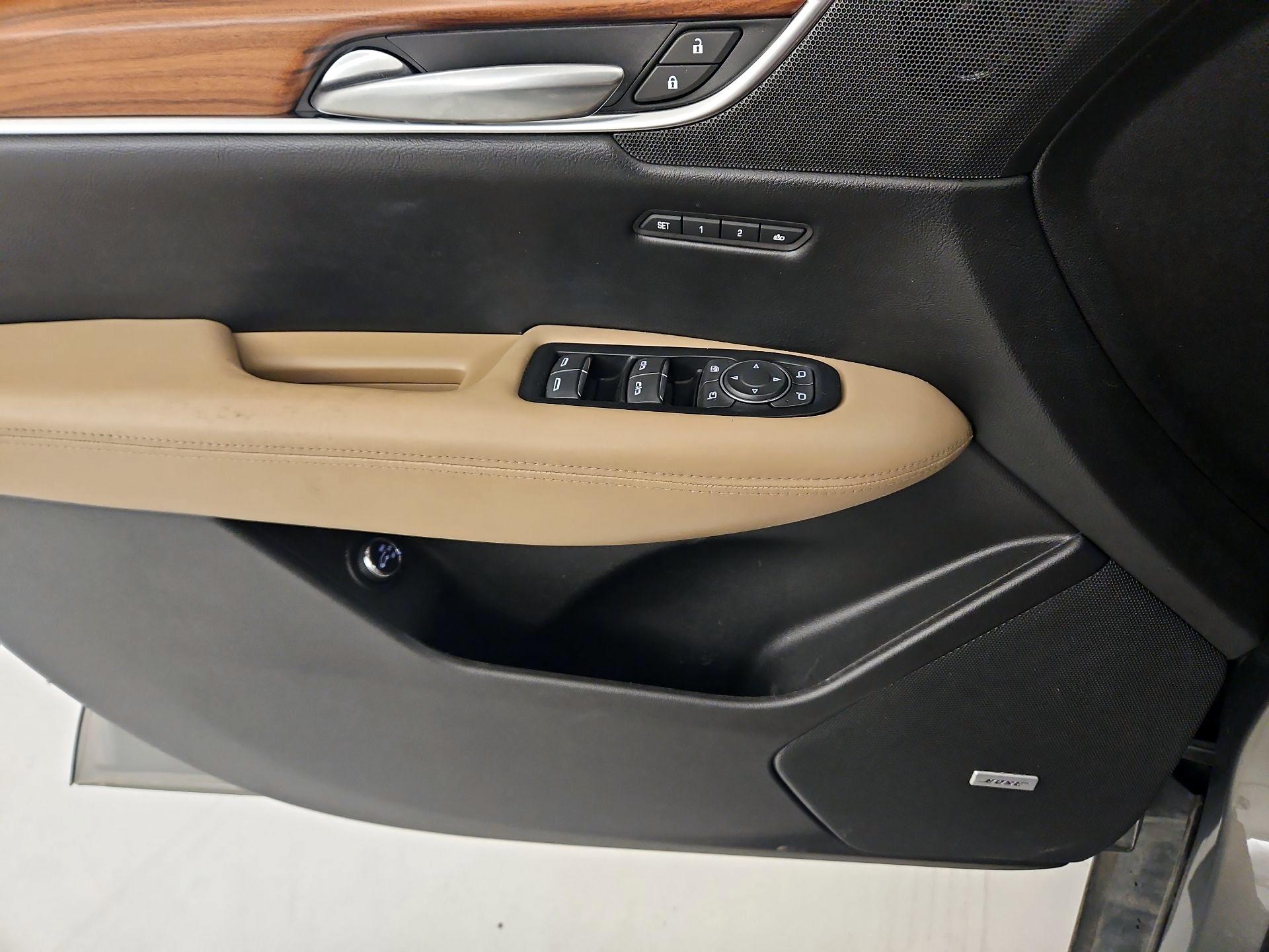 Thumbnail: 2018 Cadillac XT5 - 12