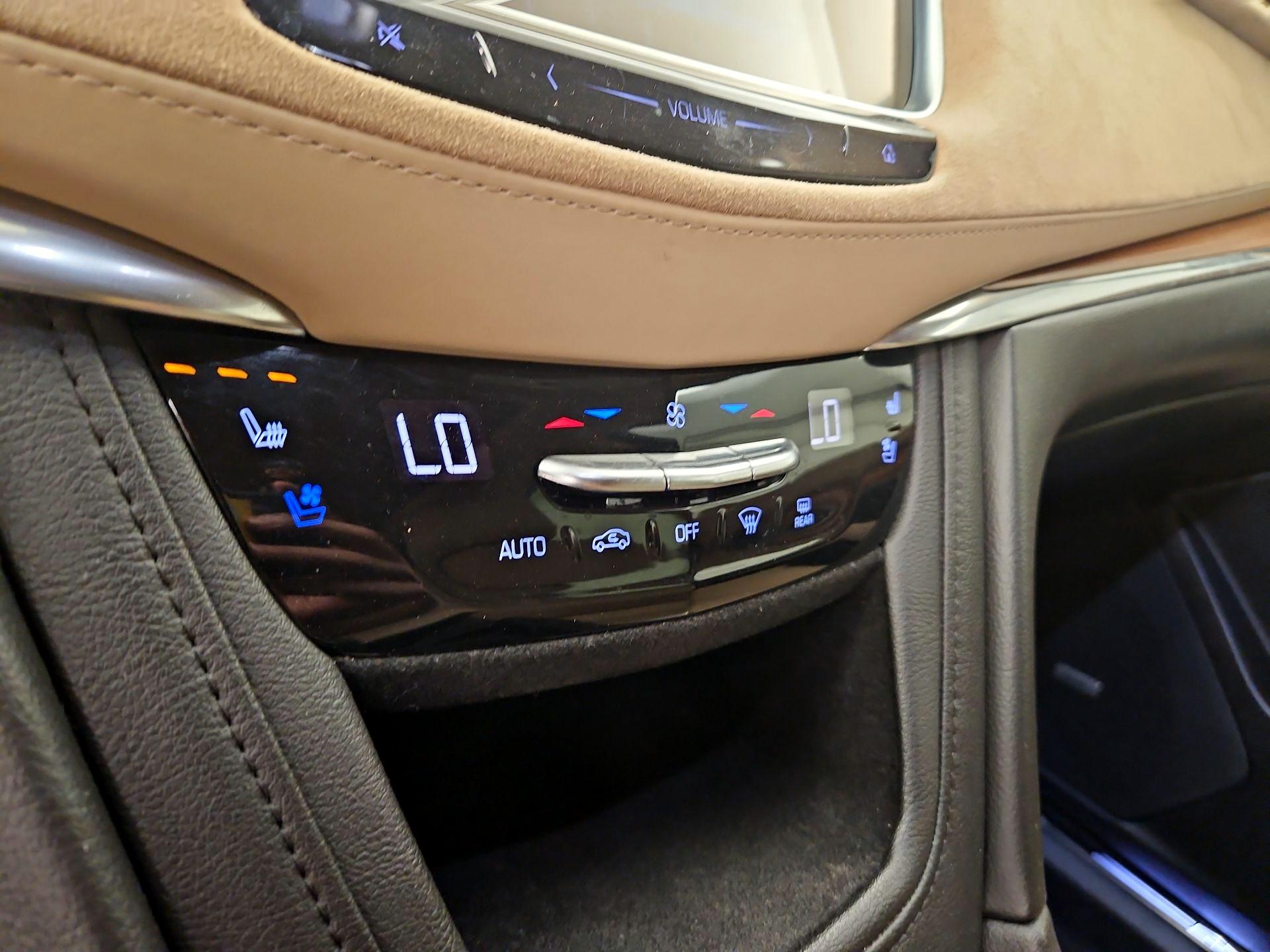 Thumbnail: 2018 Cadillac XT5 - 17