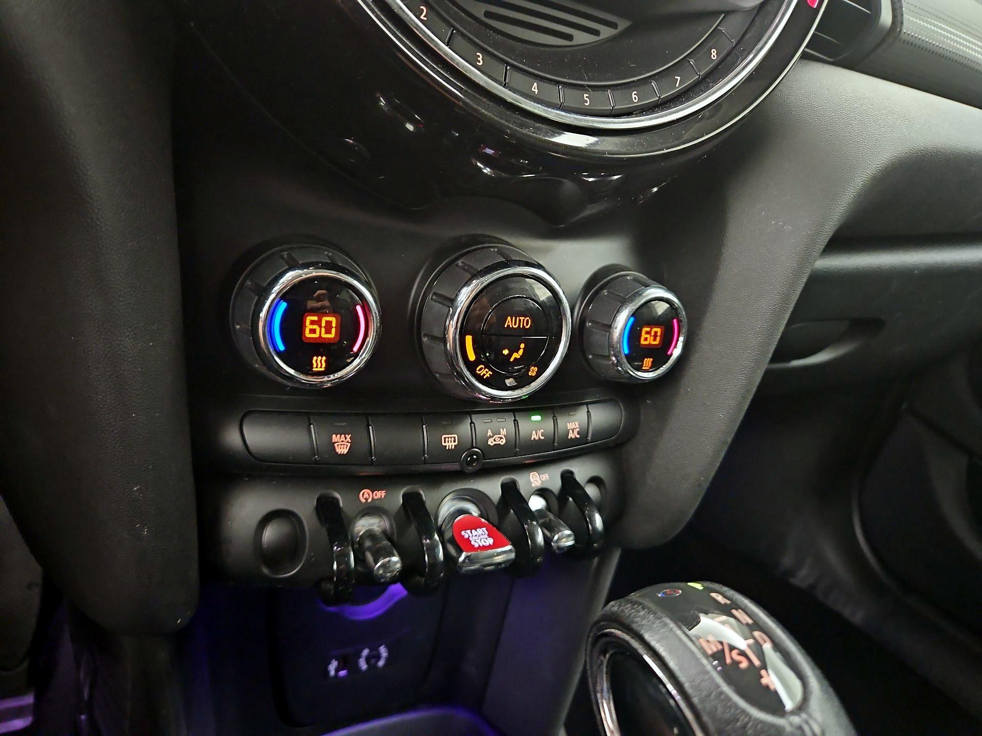 Thumbnail: 2015 MINI Cooper Hardtop - 15