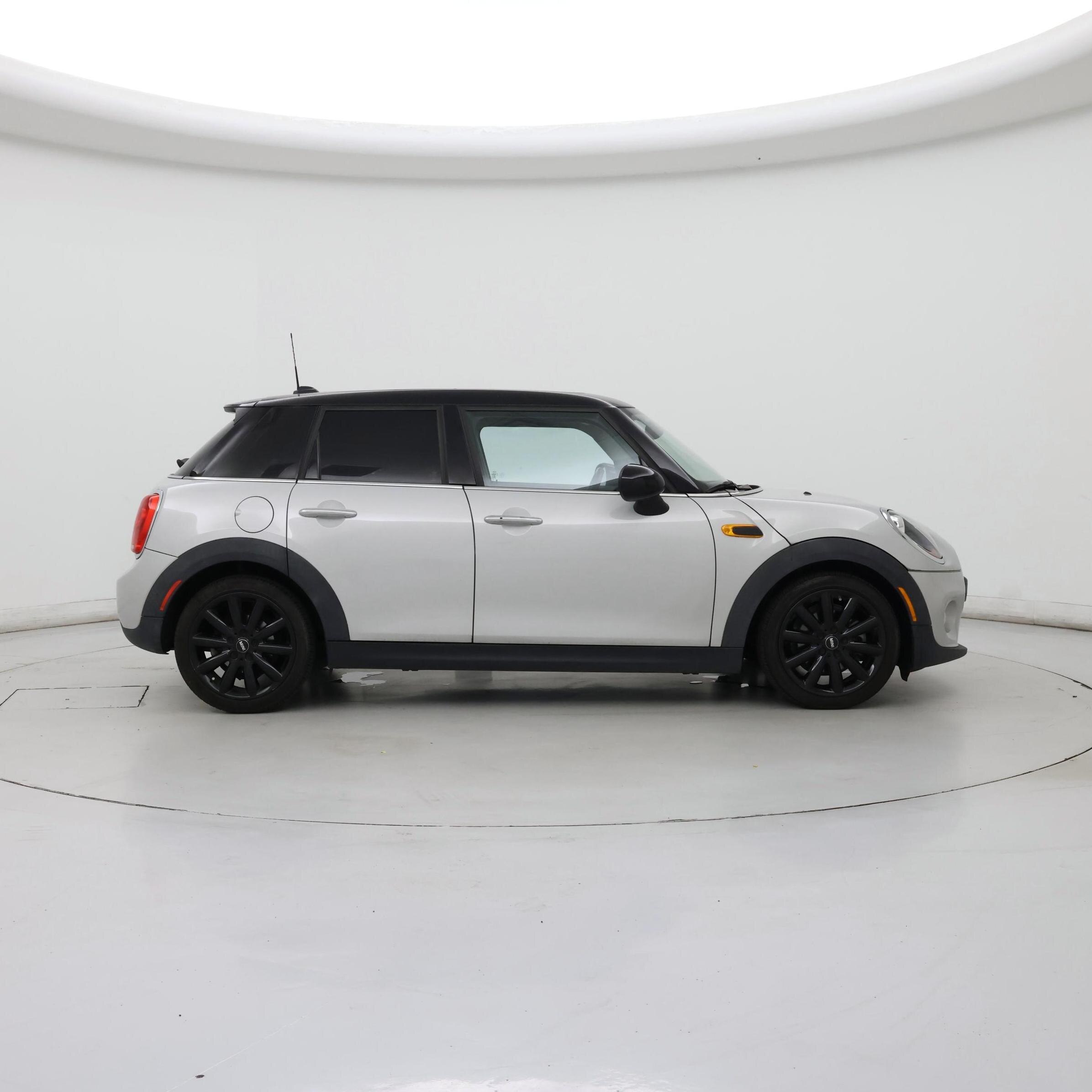 Thumbnail: 2015 MINI Cooper Hardtop - 7