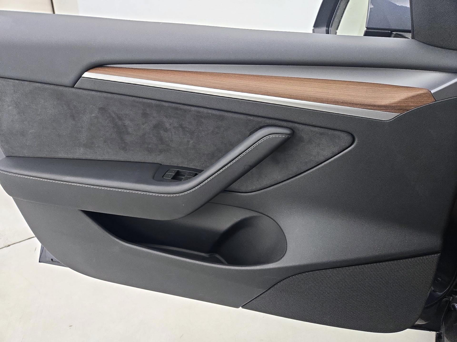 Thumbnail: 2023 Tesla Model 3 - 12