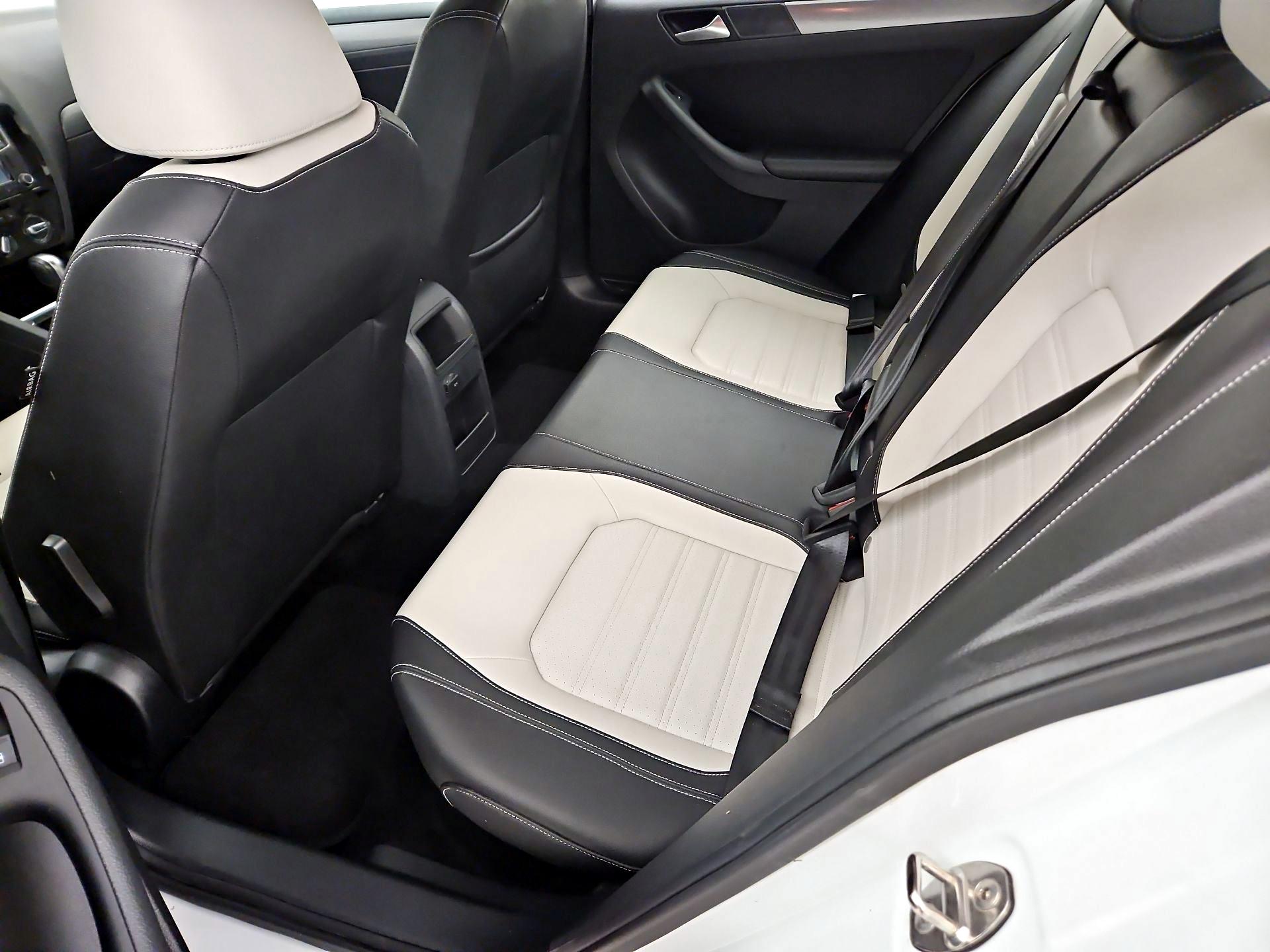 Thumbnail: 2016 Volkswagen Jetta - 20