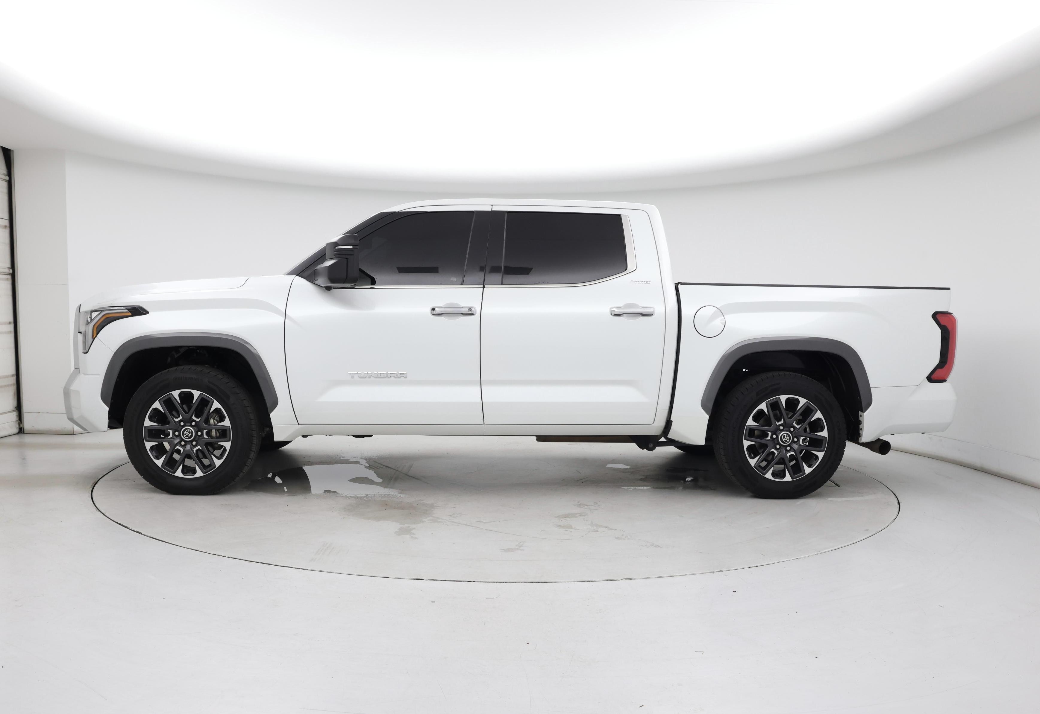 Thumbnail: 2022 Toyota Tundra - 3