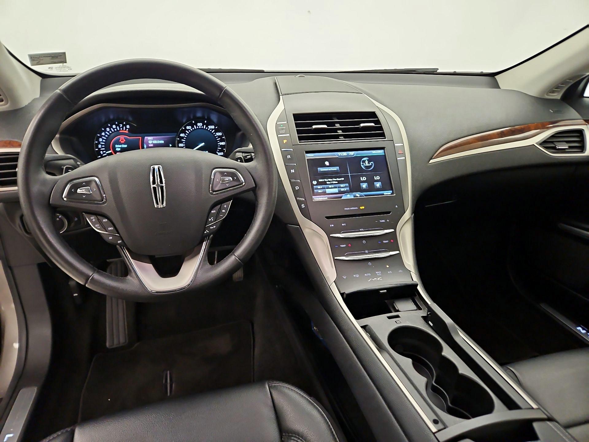 Thumbnail: 2016 Lincoln MKZ - 9