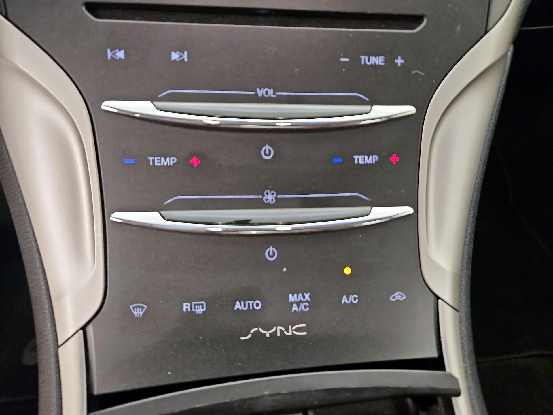 Thumbnail: 2016 Lincoln MKZ - 16
