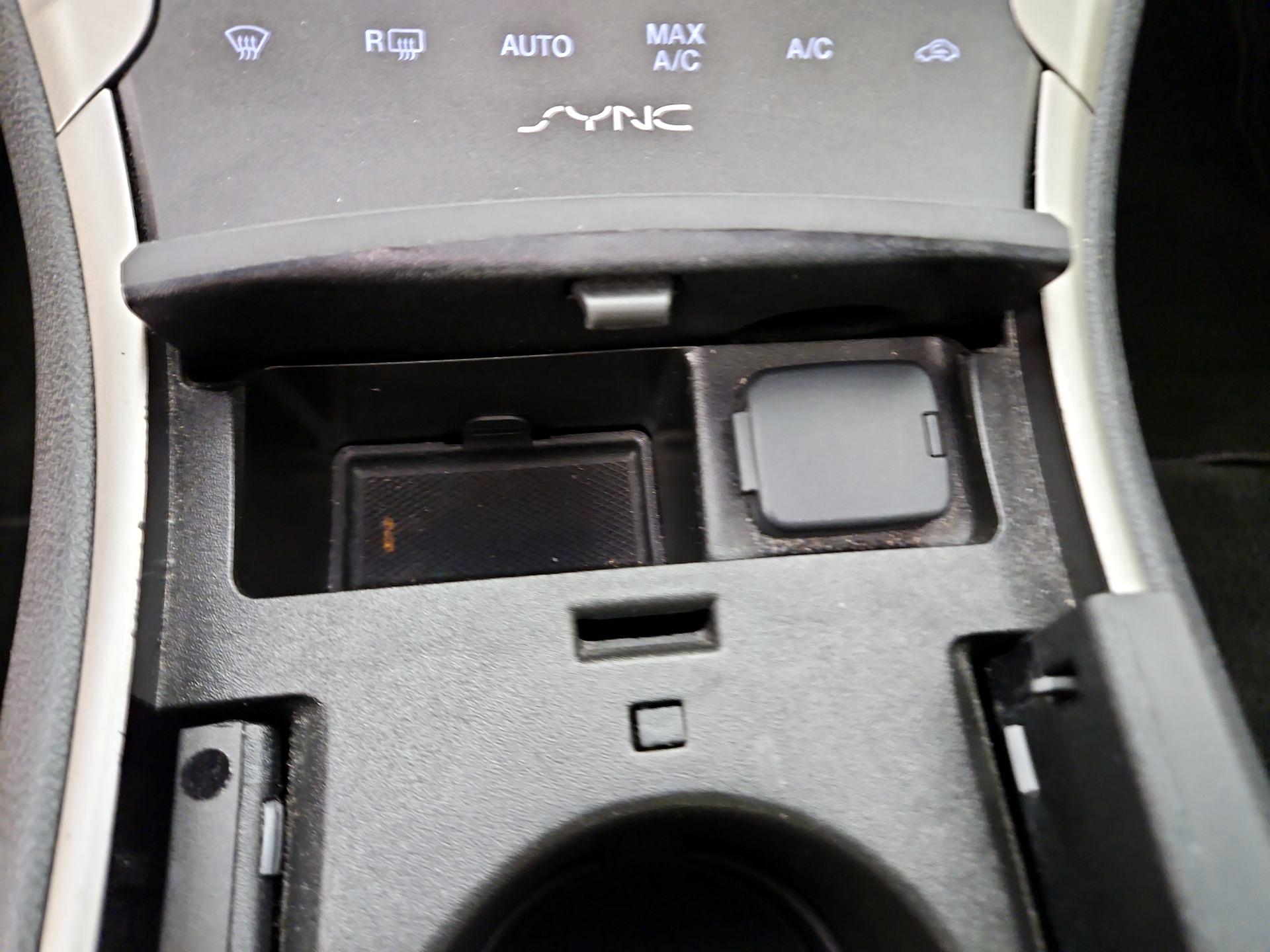 Thumbnail: 2016 Lincoln MKZ - 18