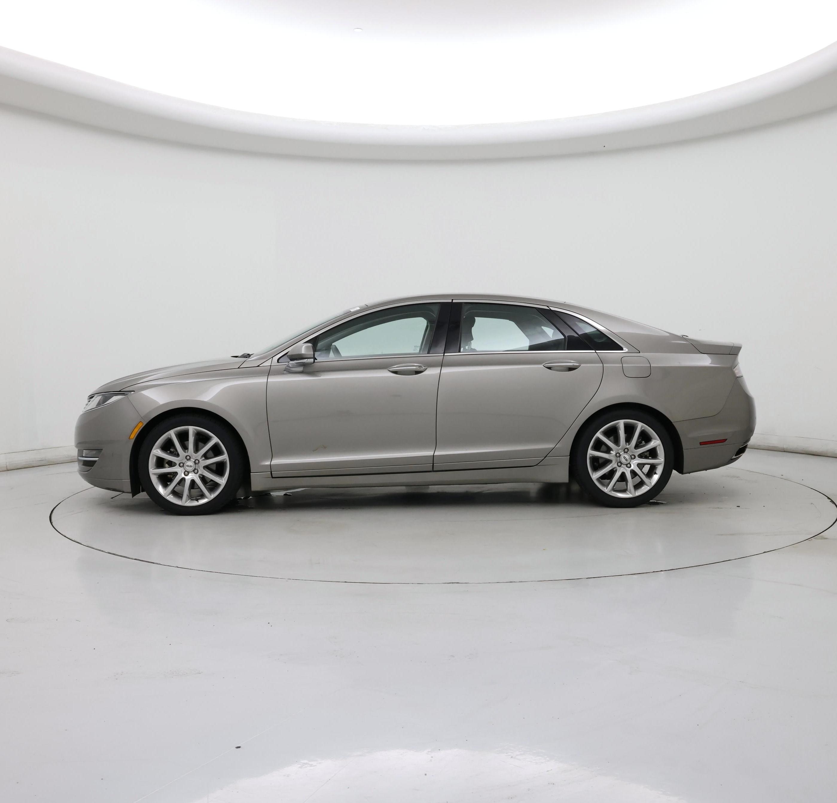 Thumbnail: 2016 Lincoln MKZ - 3