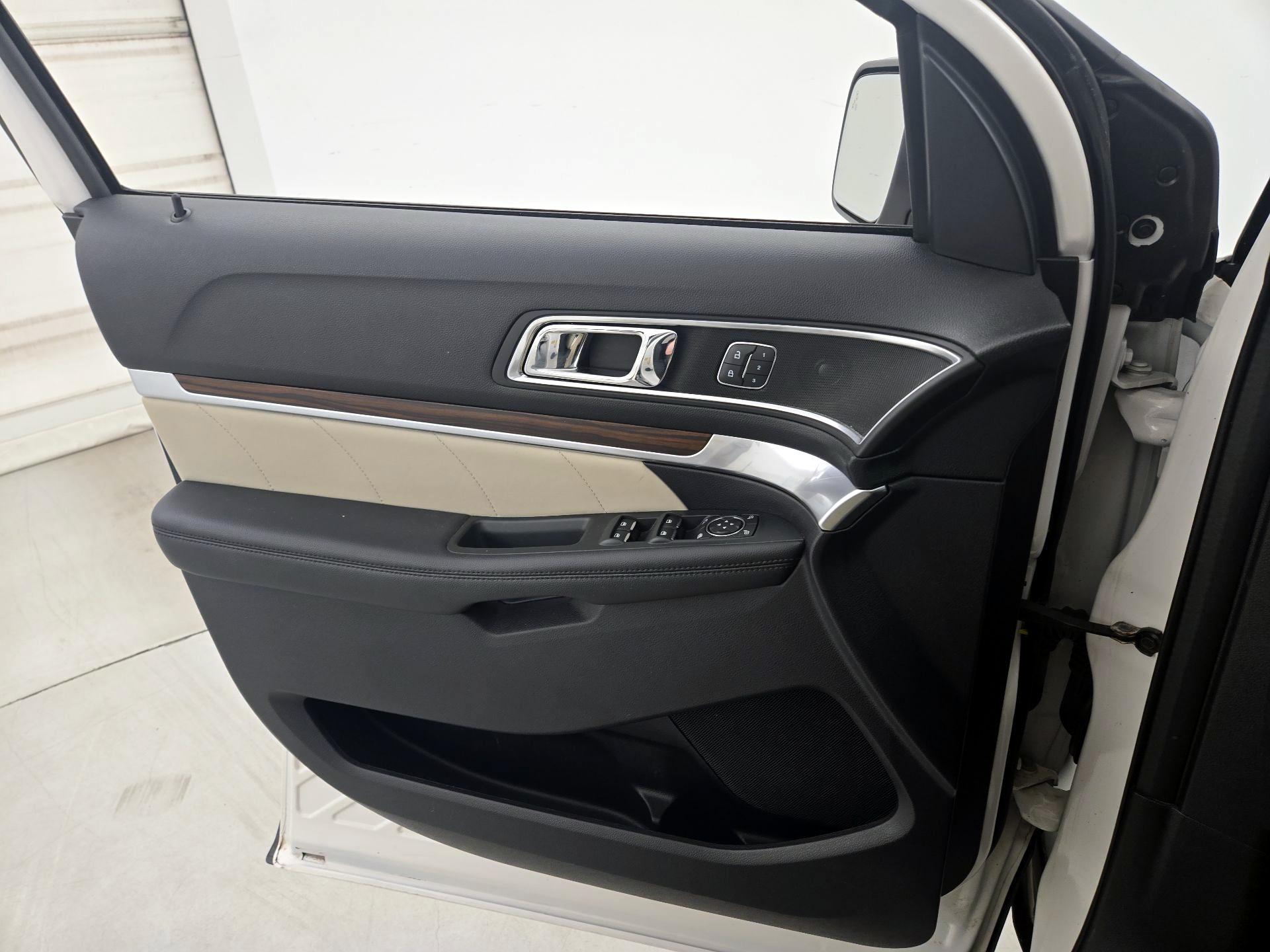 Thumbnail: 2019 Ford Explorer - 12